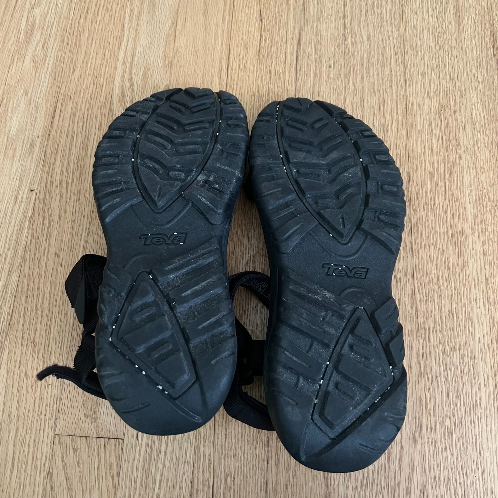 Teva Men’s Hurricane 4 Black Hiking Active Adjustable Strap Sandals Size 12