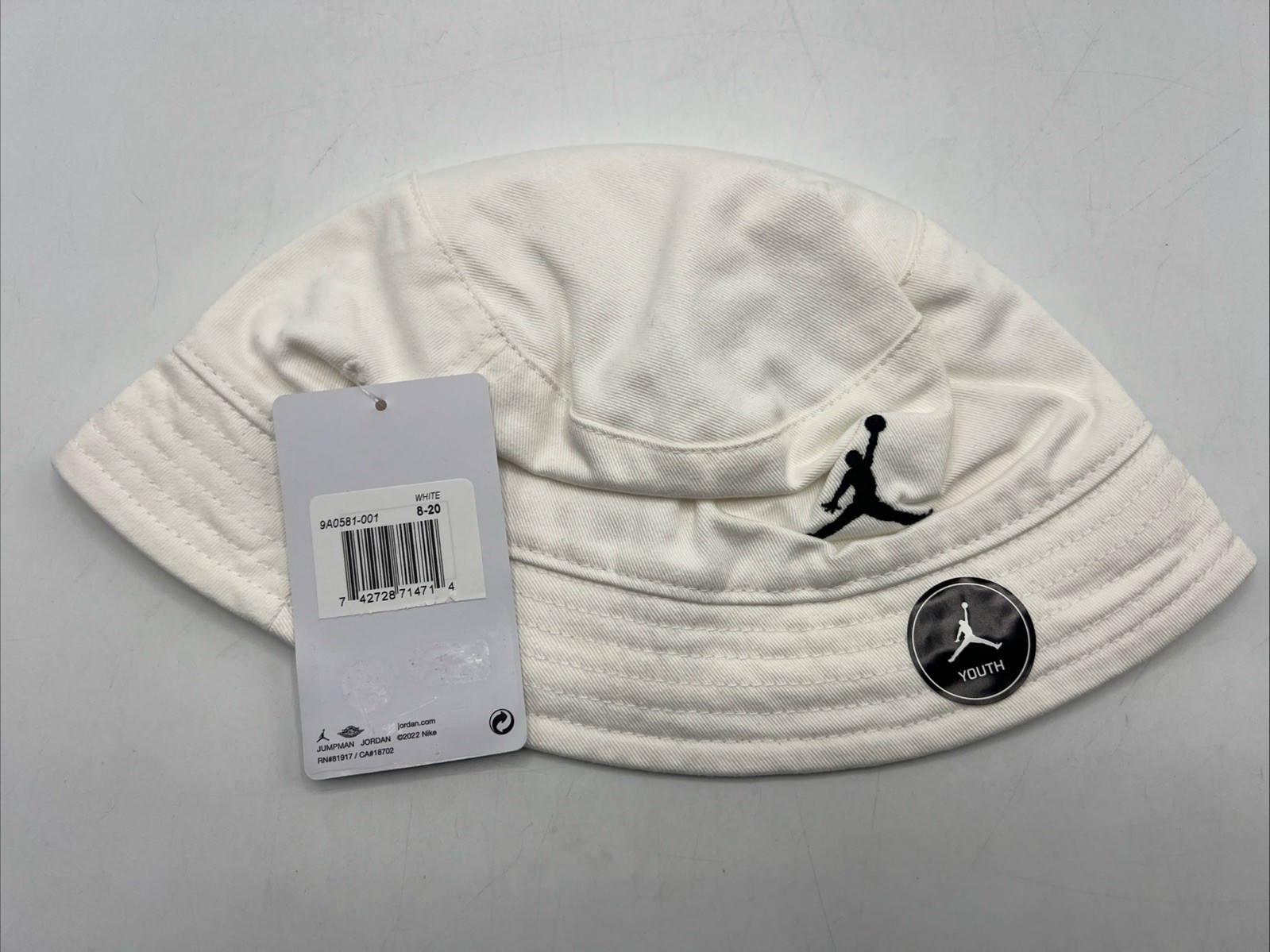 Nike Air JORDAN Bucket Hat Youth Size XL 8-20 White 940581-001 New with Tags