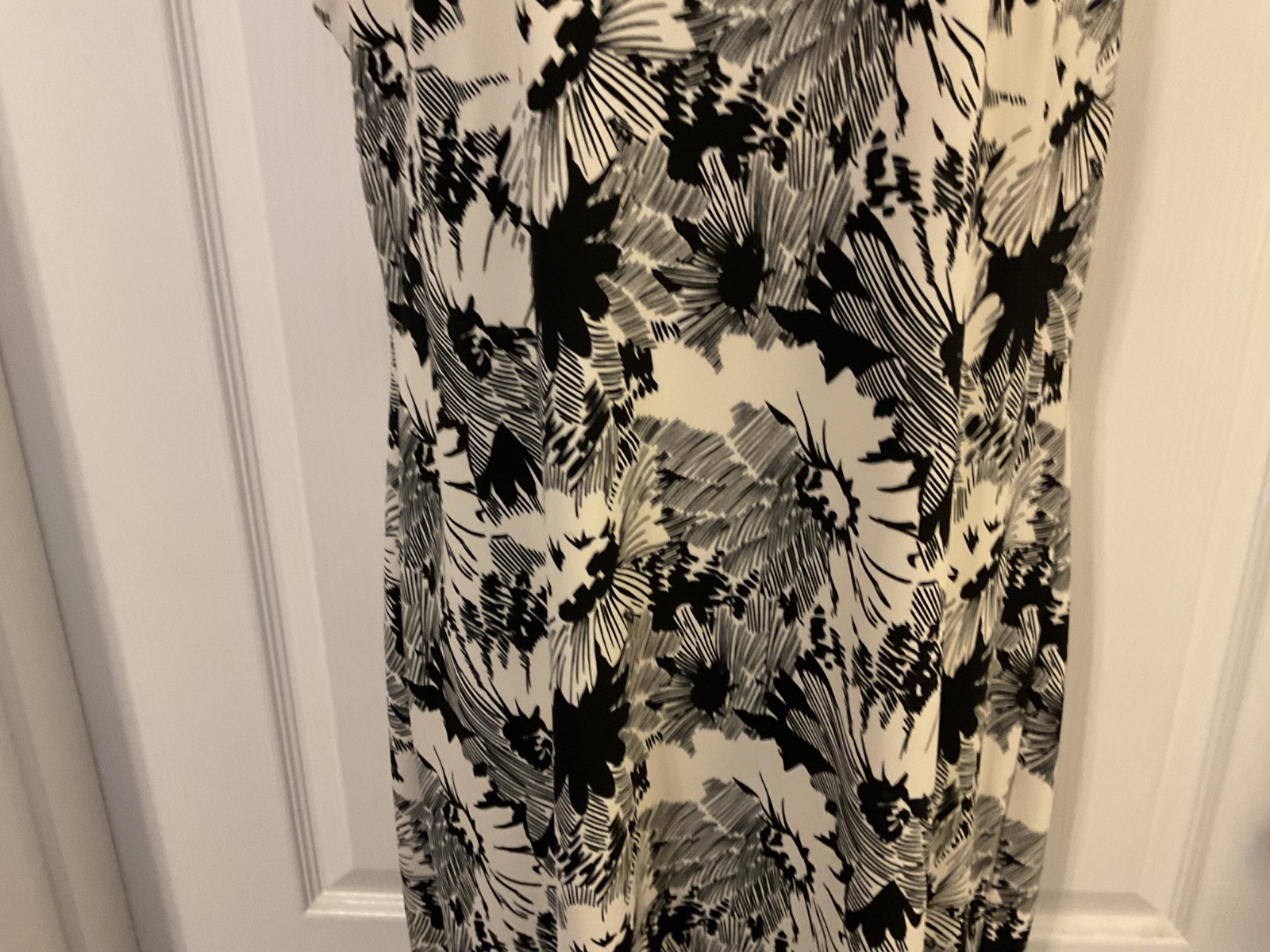 Ann Taylor Loft Black & White Floral Print Sleeveless Dress Size L -B13