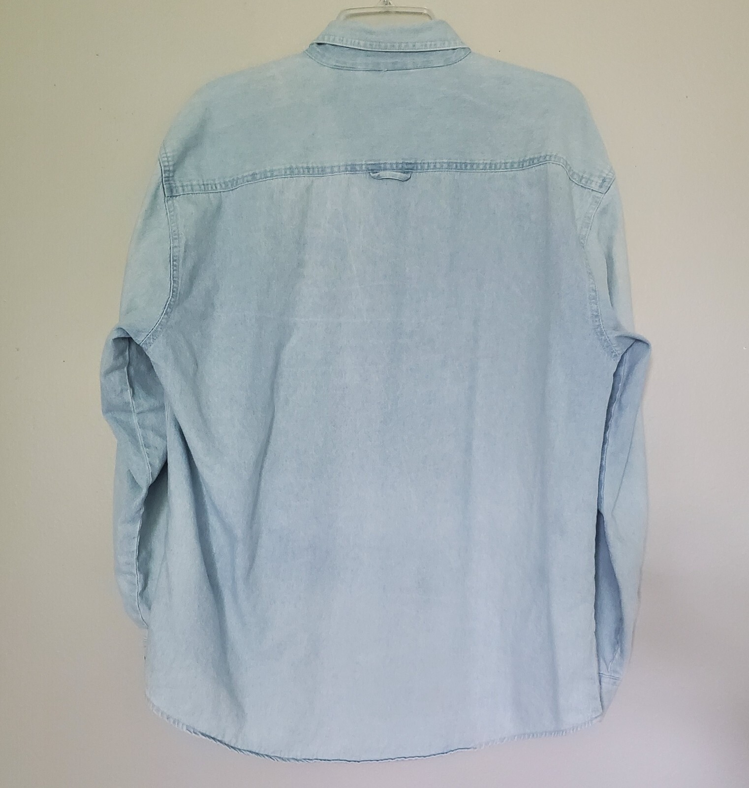 Blue Pointe Baseball Denim Button Down Shirt Men sz Medium Made in Oman Uncommon