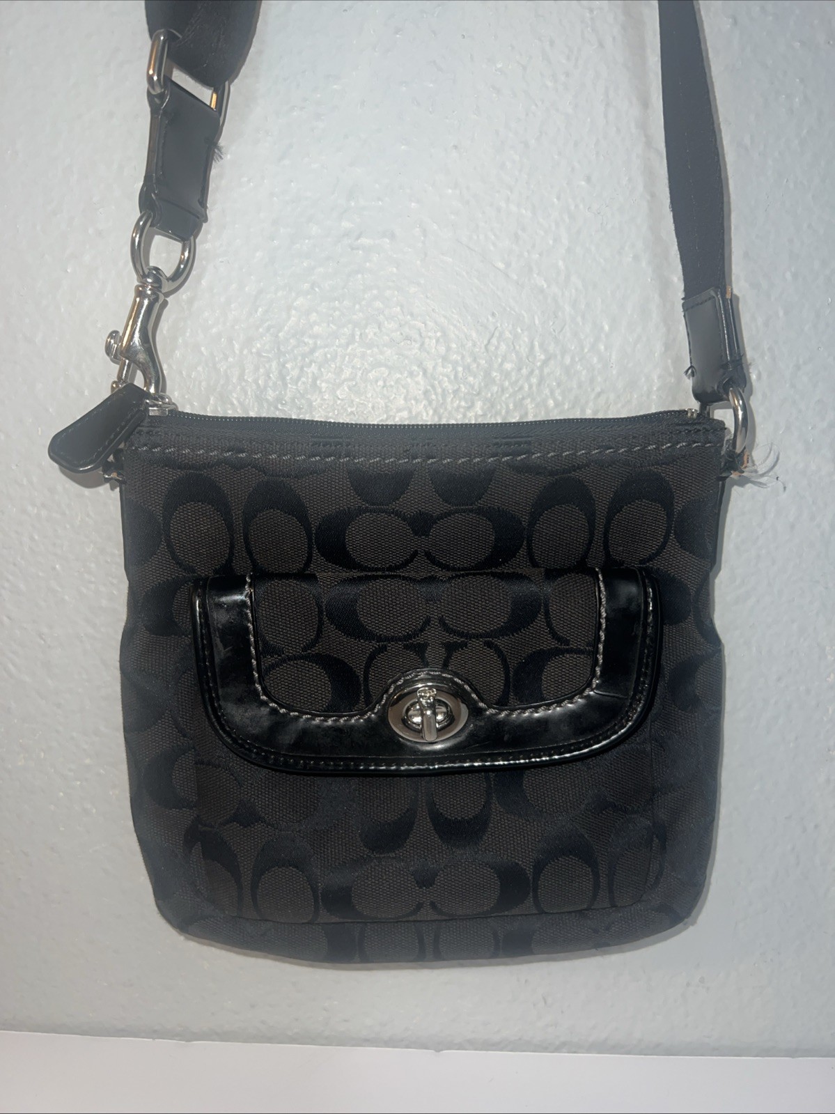 Coach Turn-Lock Front Pocket Crossbody Bag Signature C Black Jacquard Y2K