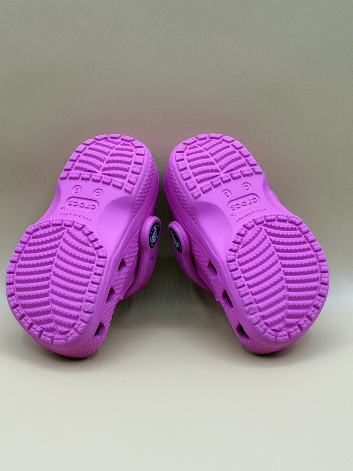 Crocs Classic Clog Unisex Kids Purple Size 5C Slip-On Rubber Clogs