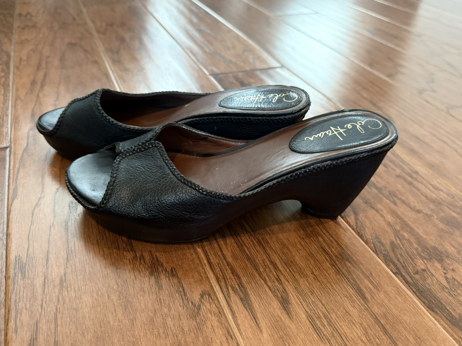 Cole Haan Open Toe Clog Size 8B **& 20% OFF if you buy 4 items I sell !!**