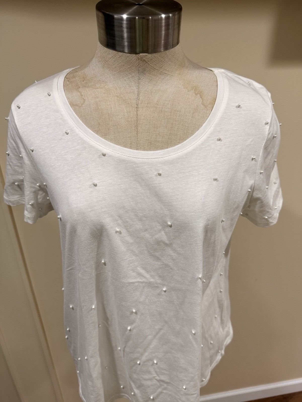 ZARA White Pearl Accent Solid Short Sleeve Round Neck T-Shirt Women’s M