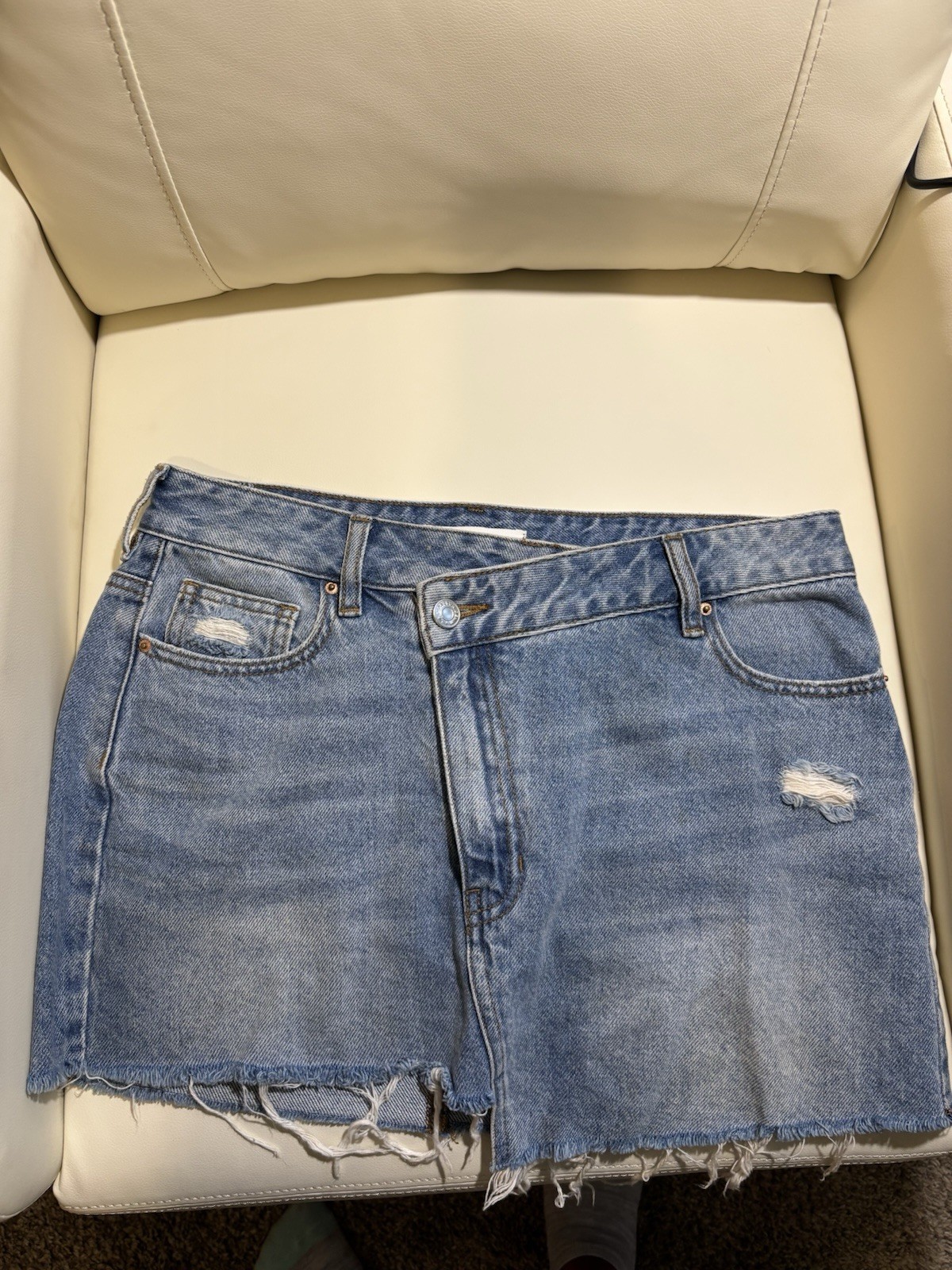PacSun Women’s Blue Denim Cut Off Shorts Size 28 Distressed Fringe 5-Pocket