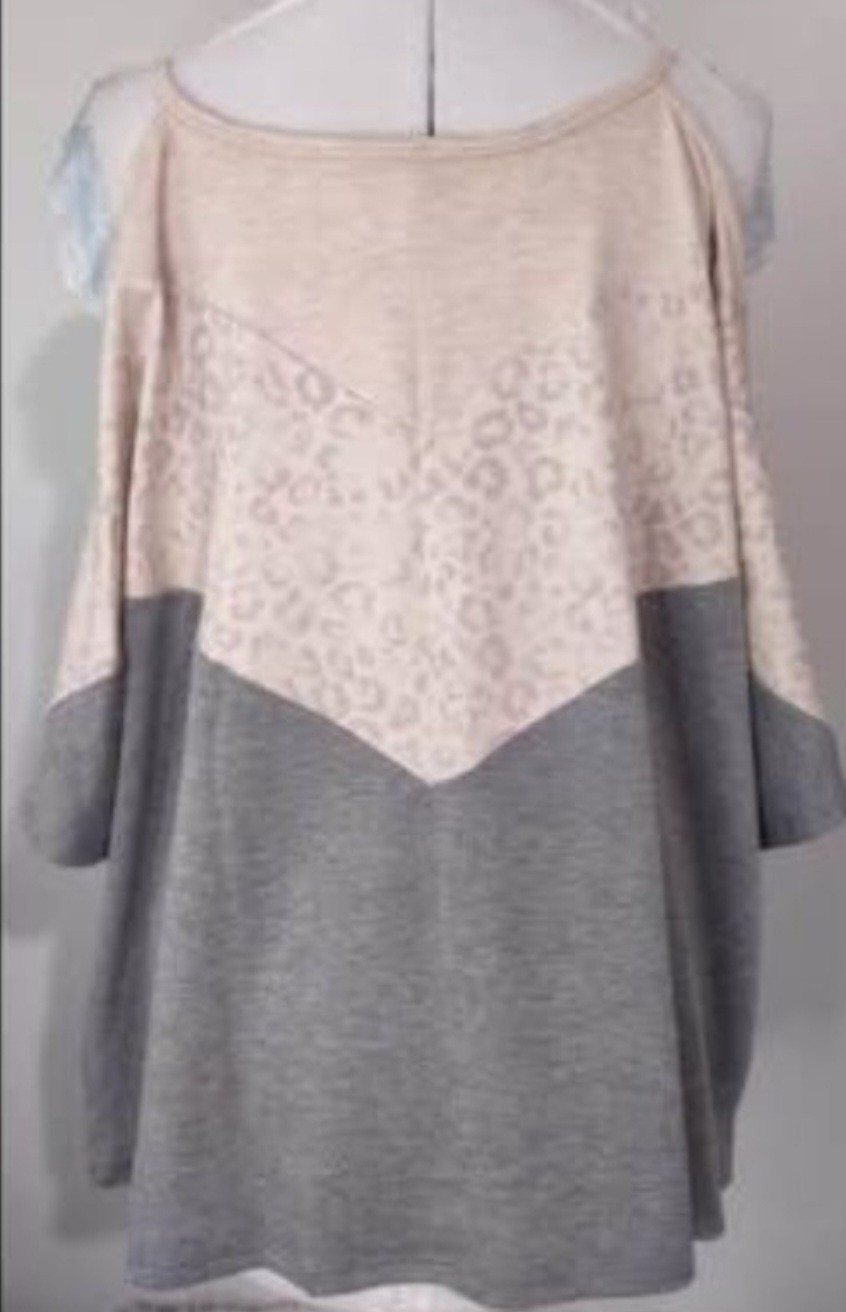Cato Cold Shoulder Short Sleeve Shirt 18/20