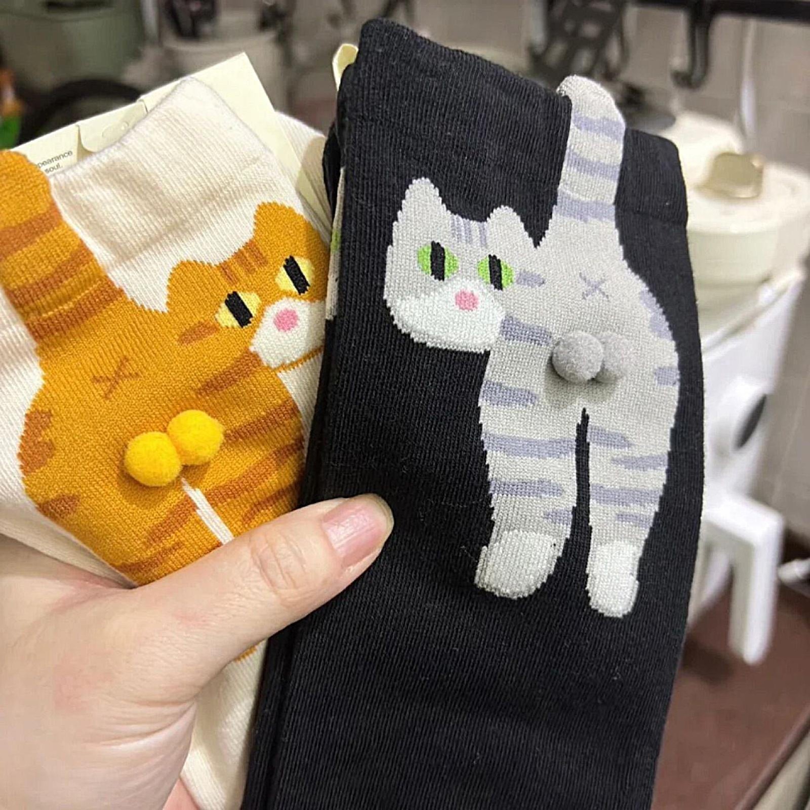 2 Pair Women’s Cute Cat Socks, Funny Novelty Animal Cat with Balls Socks Gift