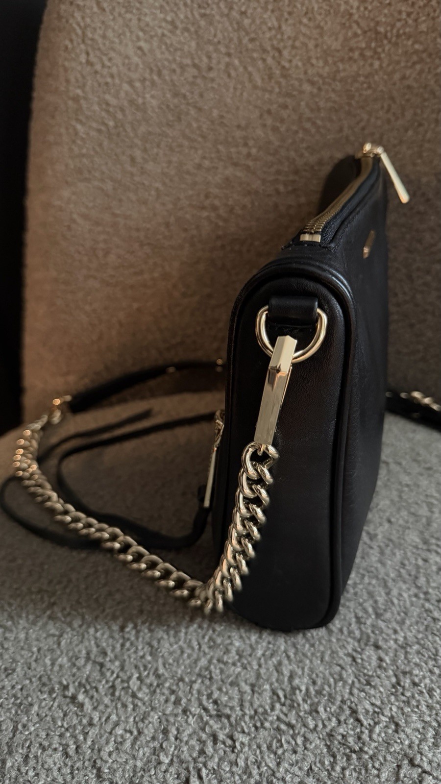 Rebecca Minkoff Black Crossbody Bag Gold Hardware Chain Strap Zip Pockets