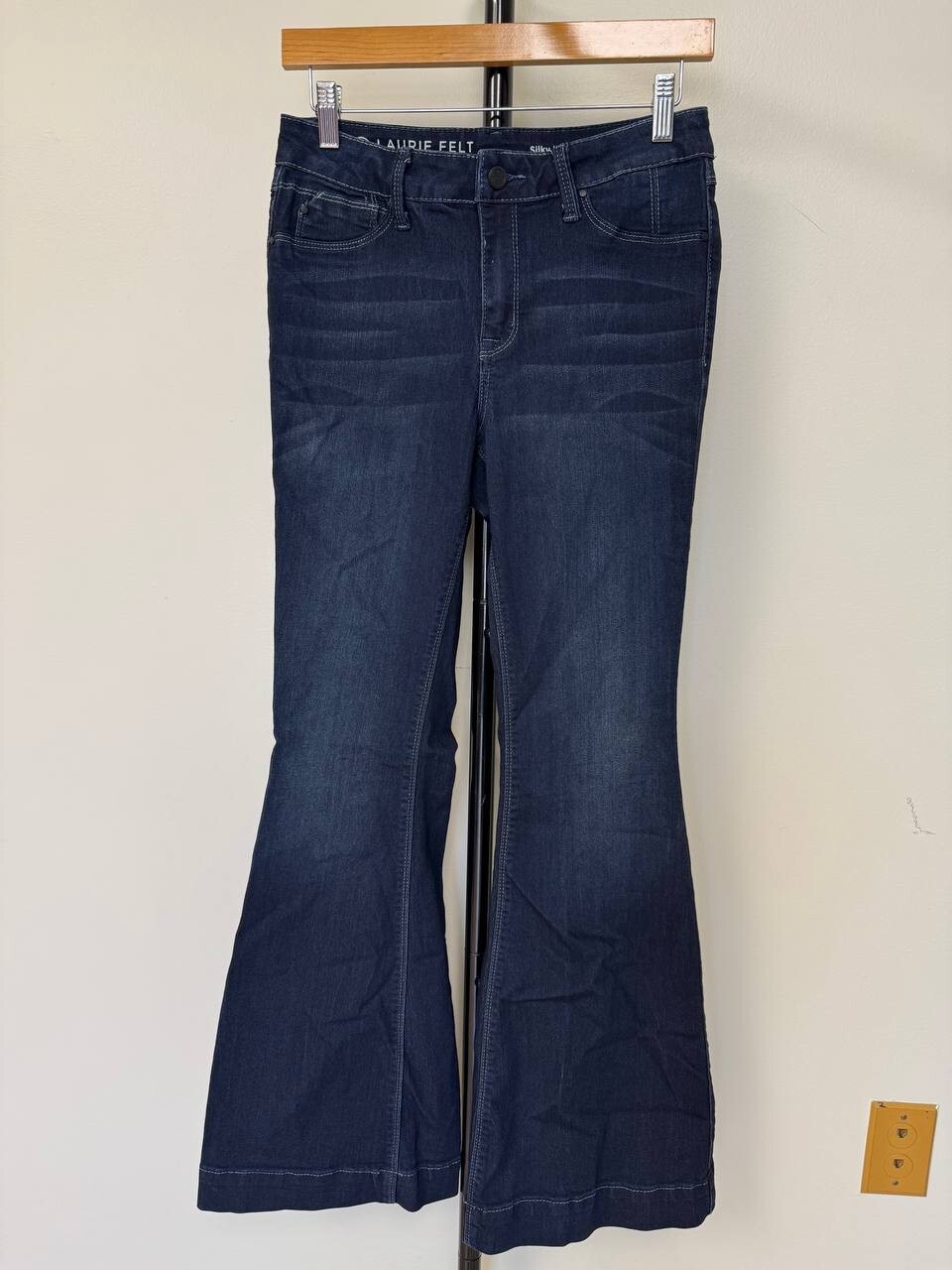 Laurie Felt Women’s Silky Denim Flare Vital Stretch Pocket Pull-On Jeans Sz S