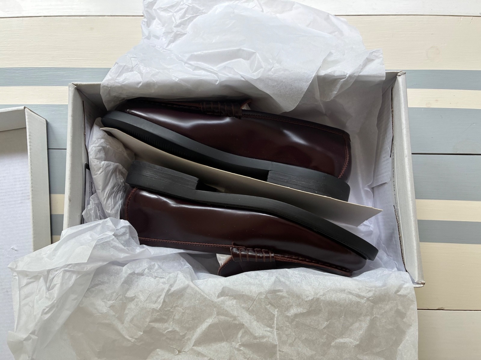 Steve Madden womens loafers, Madison Burgundy size 9 never worn, still in box