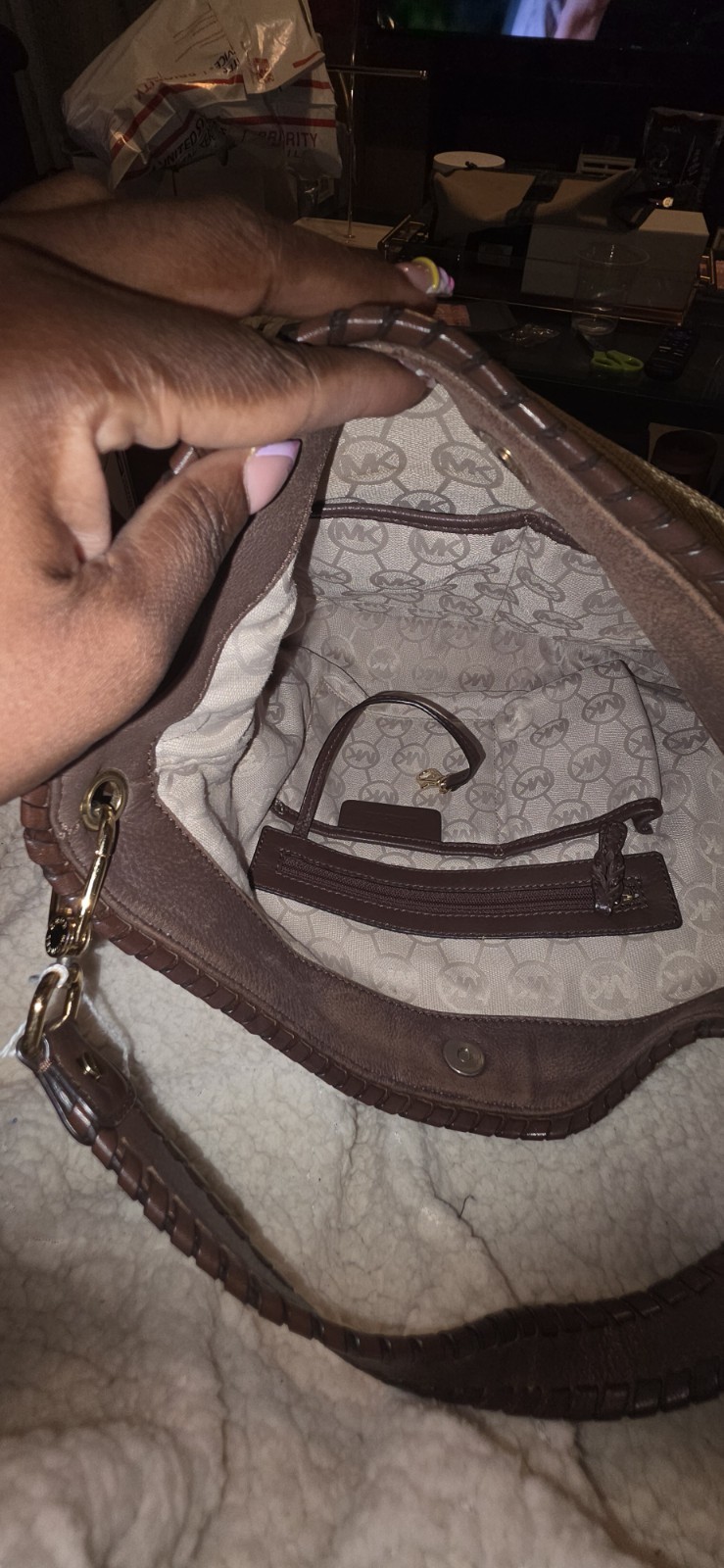 michael kors logo shoulder bag beige brown whipstitch tassel charm gold hw