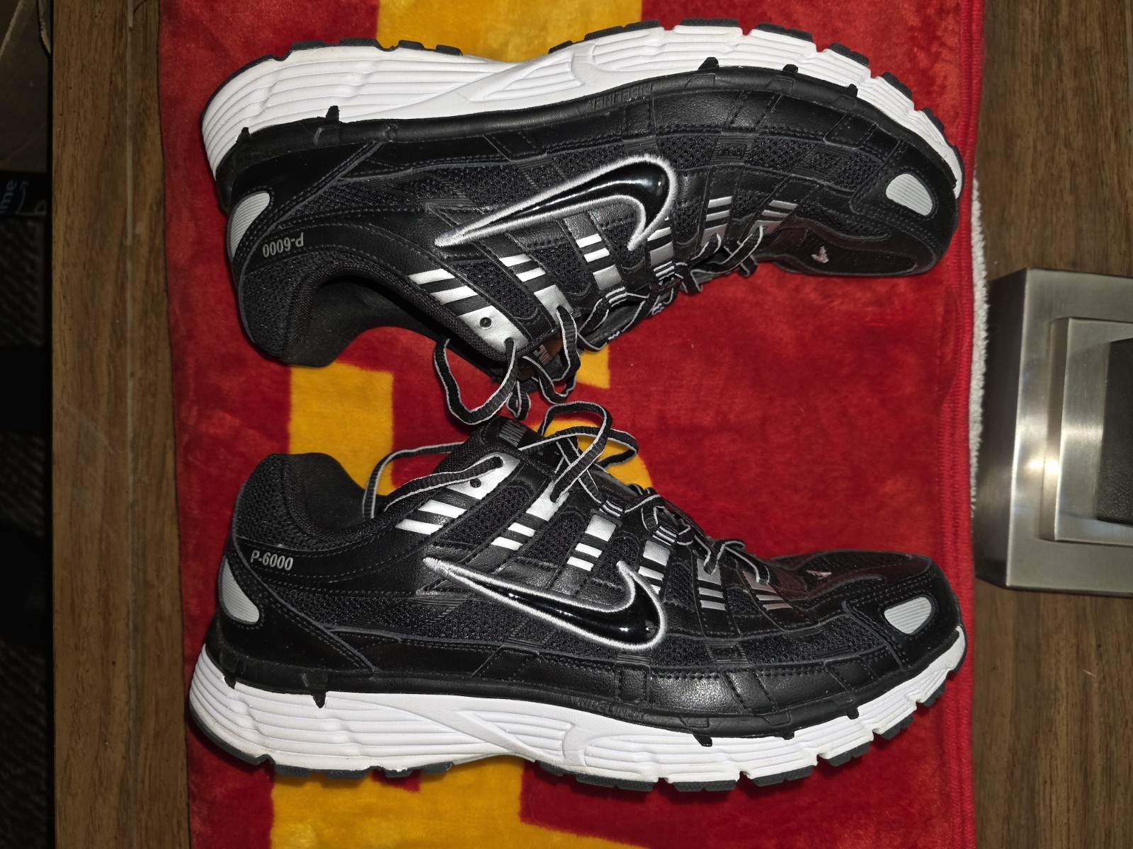 Nike P6000 Black/White/Metallic Silver /Black Mens Size 11 Athletic Shoe.
