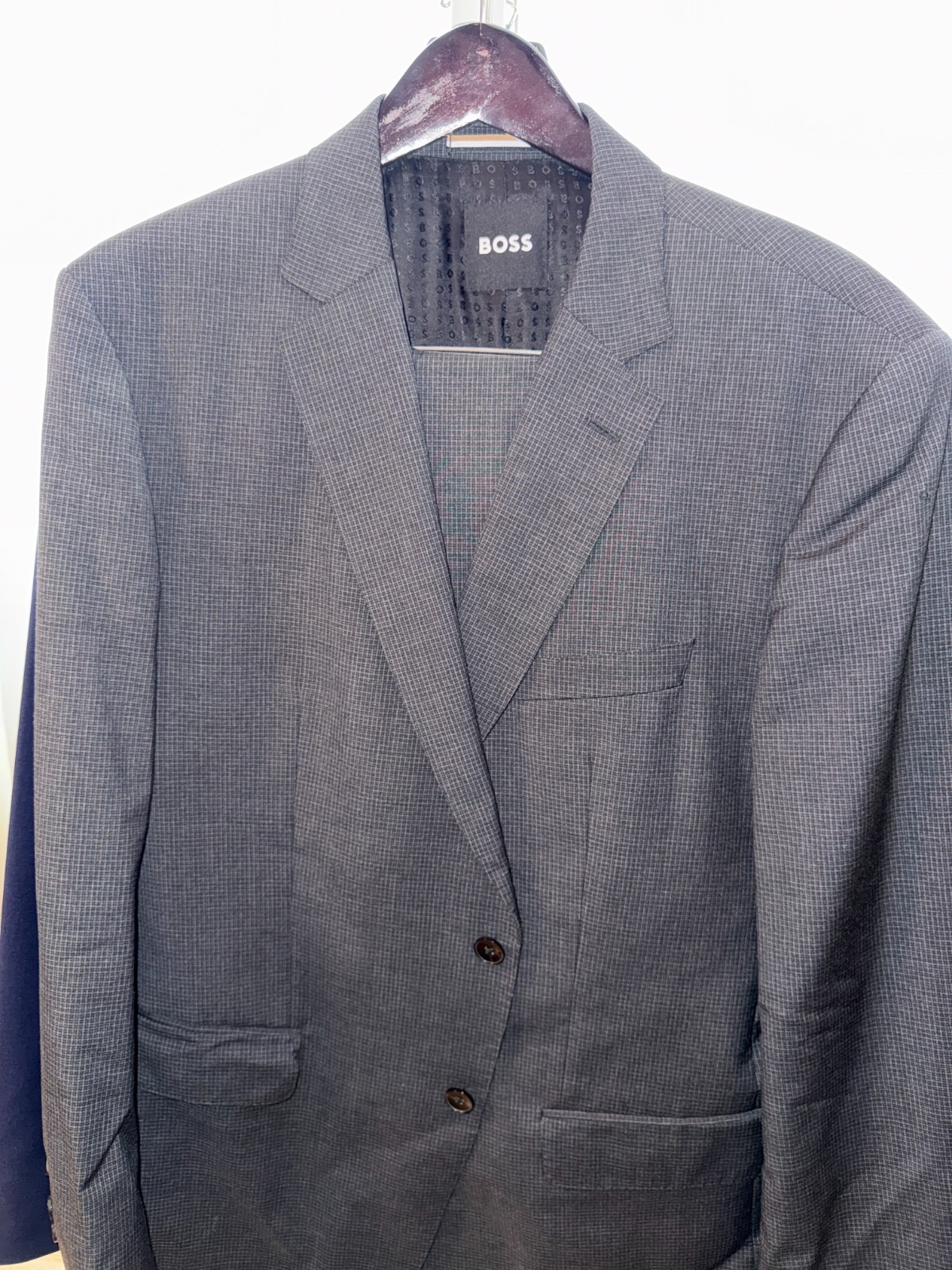 Hugo Boss 2 Piece Suit Gray 48R 42W pants