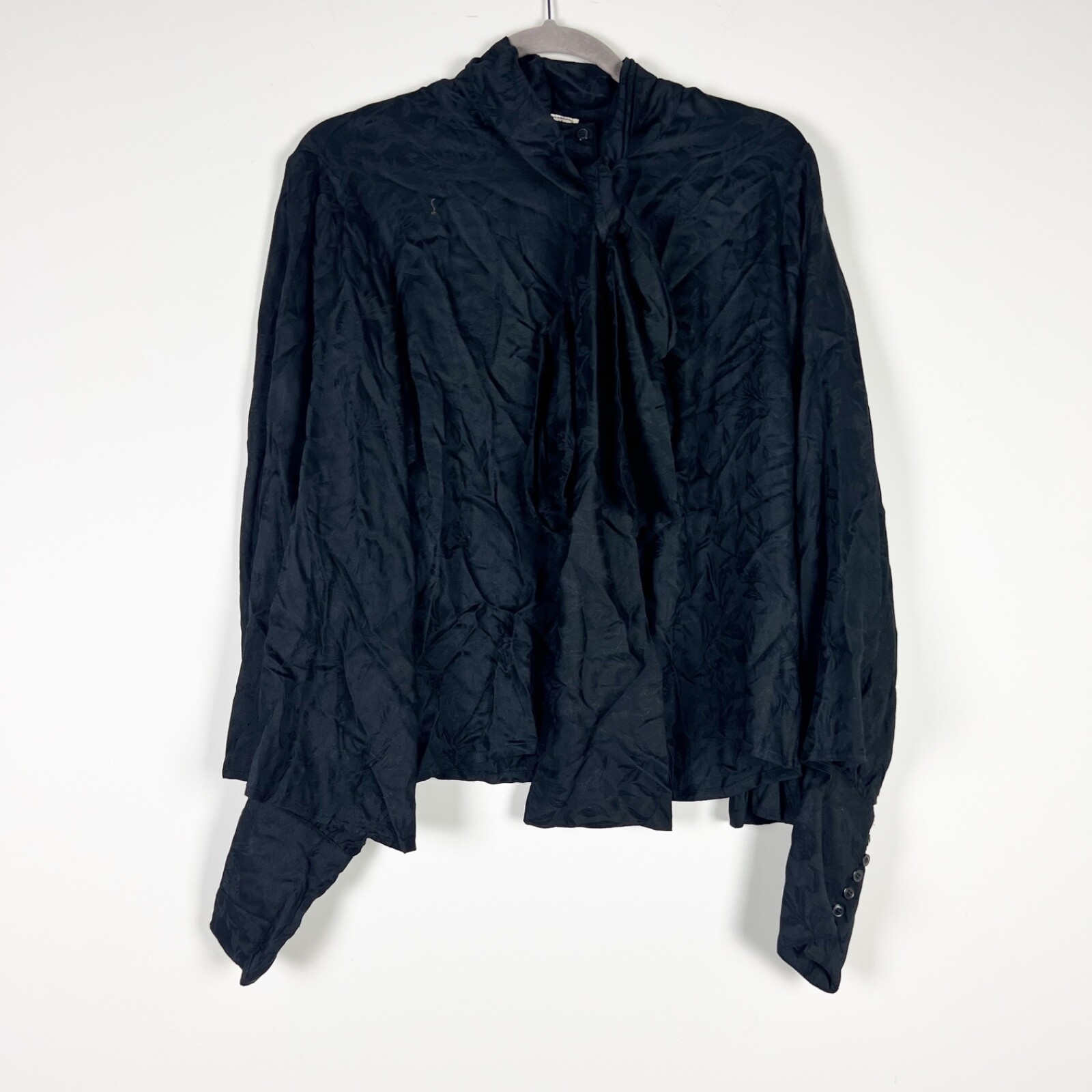 NEW Mille Gigi Top Long Sleeve Button Down Tie Neck Black Jacquard Blouse Large