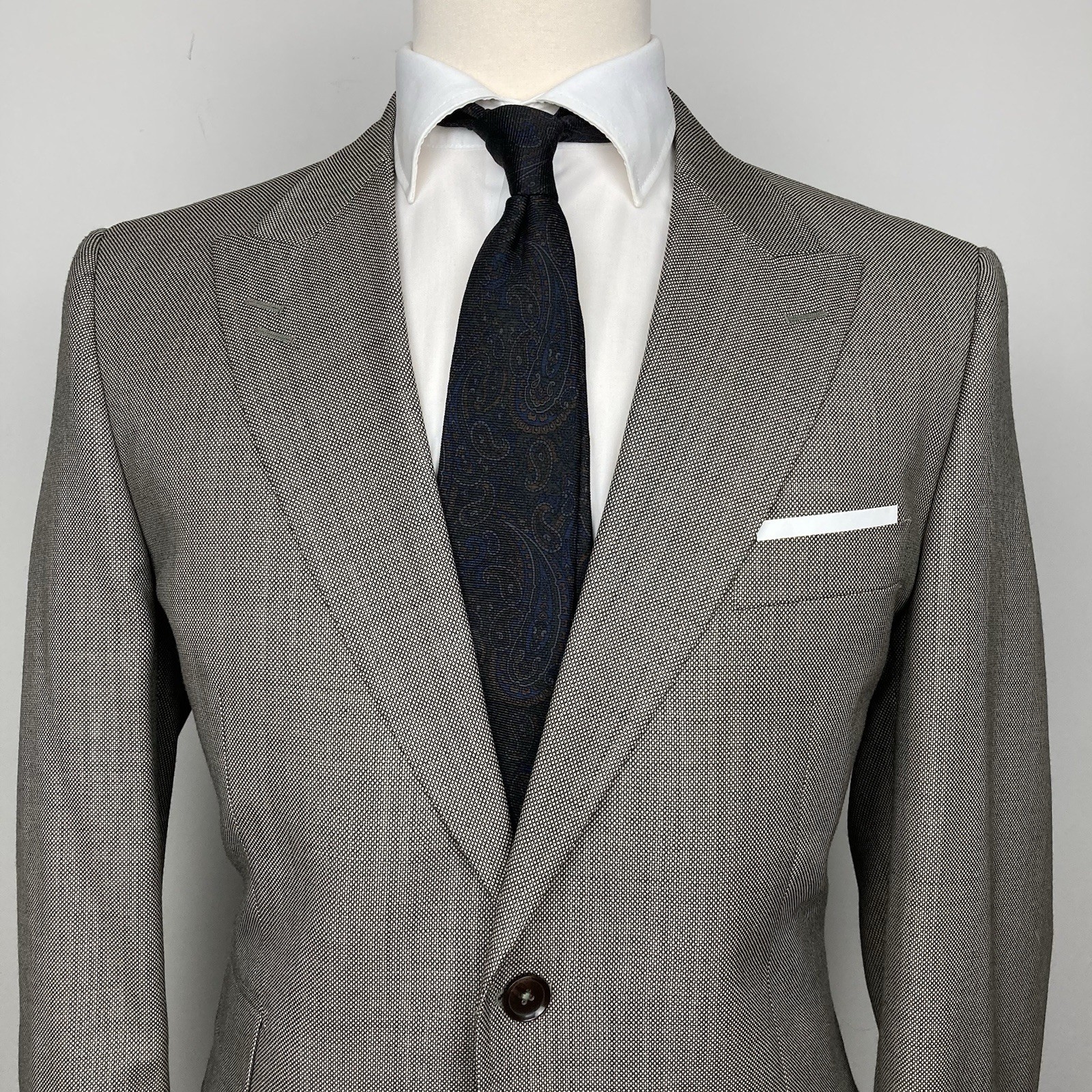 Tiglio Rosso Men’s 2-pc suit Jacket 42R 2-Btn Pants 32W 27L Made Italy Wool
