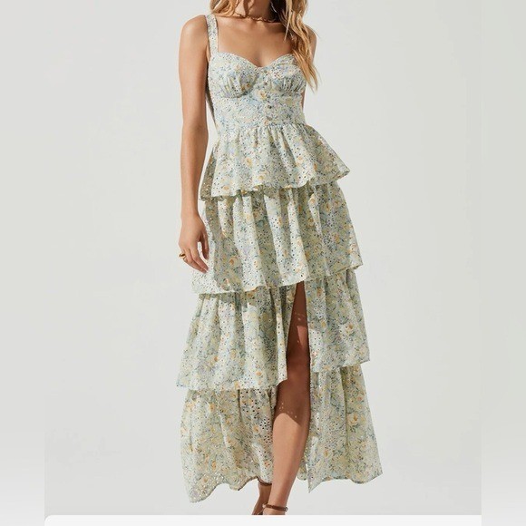 ASTR The Label Floral Tiered Maxi Dress Eyelet Midsummer NWT Large