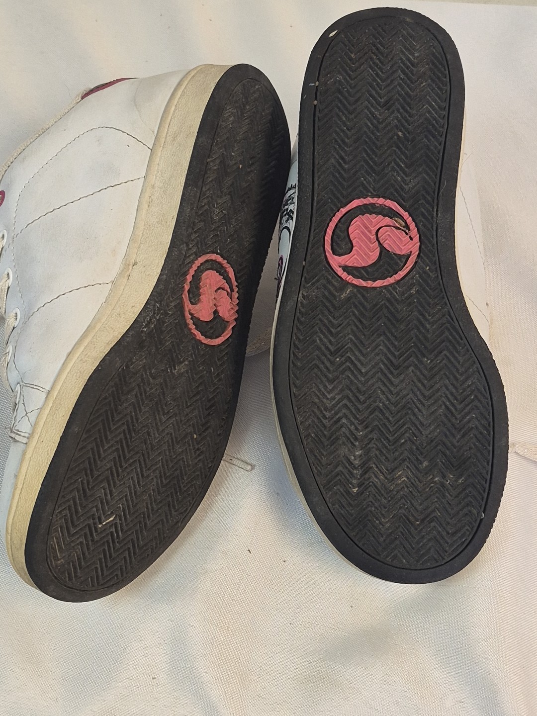 DVS Revival Splat White/ pink/ Black Women’s Shoes USA SIZE 8