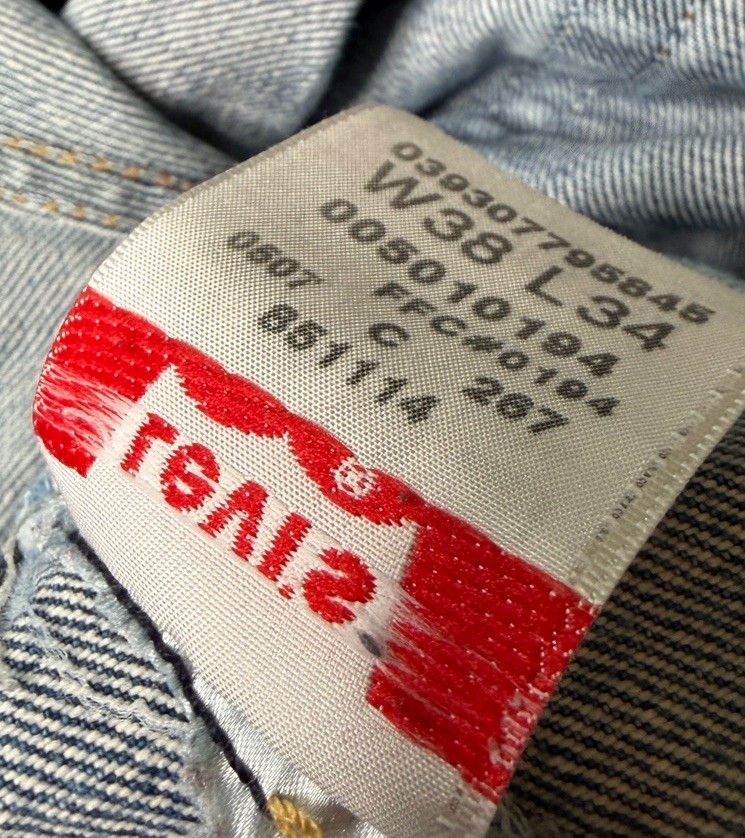 Vintage Levi’s Levis 501 Button Fly Distressed Denim Jeans 36 x 33*