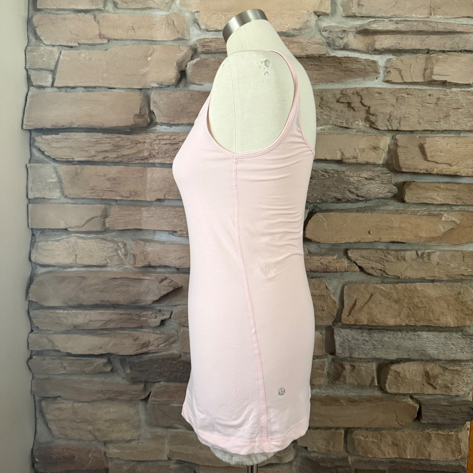 Lululemon Approx. S Light Pink Scoop Neck Slim Fit Athletic Tank Top Longline