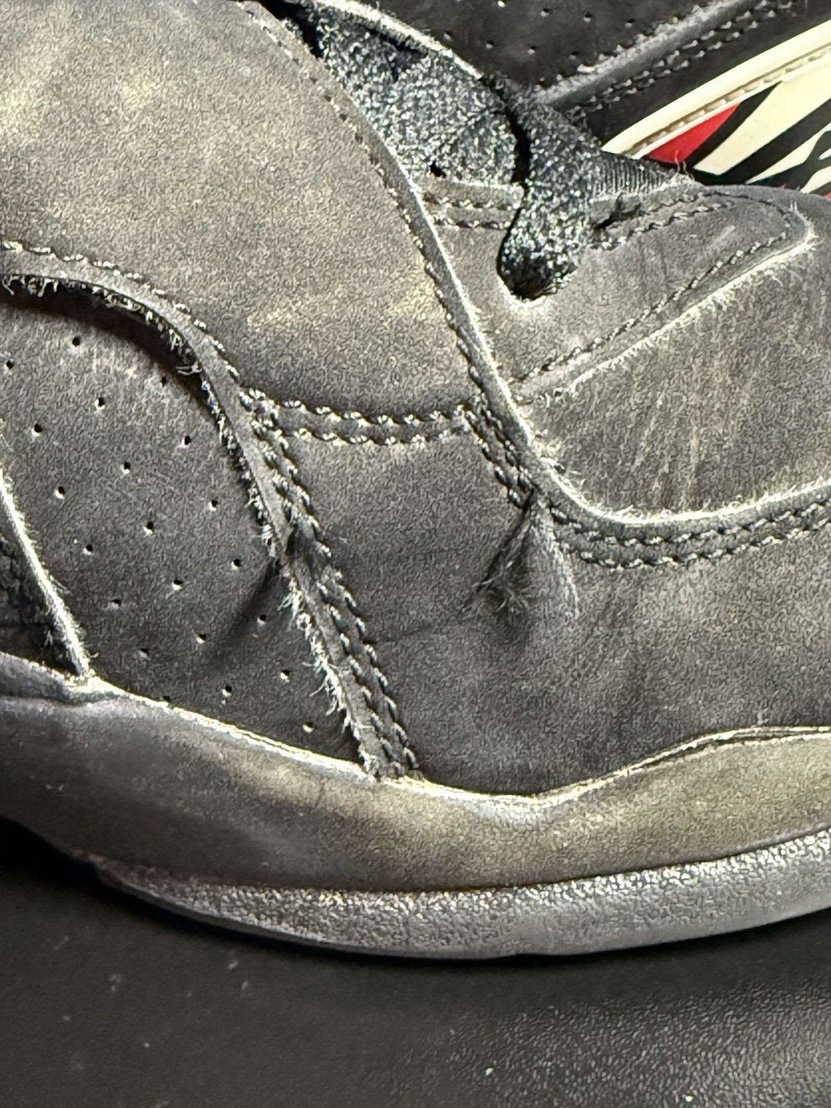 2023 Air Jordan Retro 8 “Playoff” Youth Size 6.5 – Authentic – No Box – Damage