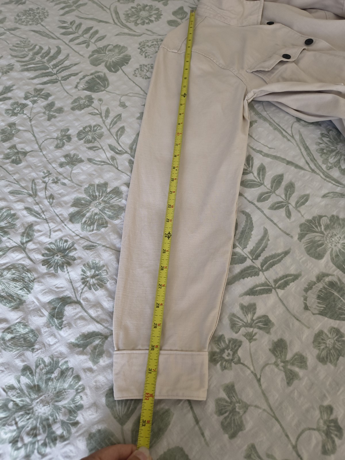 ✨ ABERCROMBIE & FITCH ✨ 🤍 Classic Beige Utility Jacket 🖤 Button Front Closure