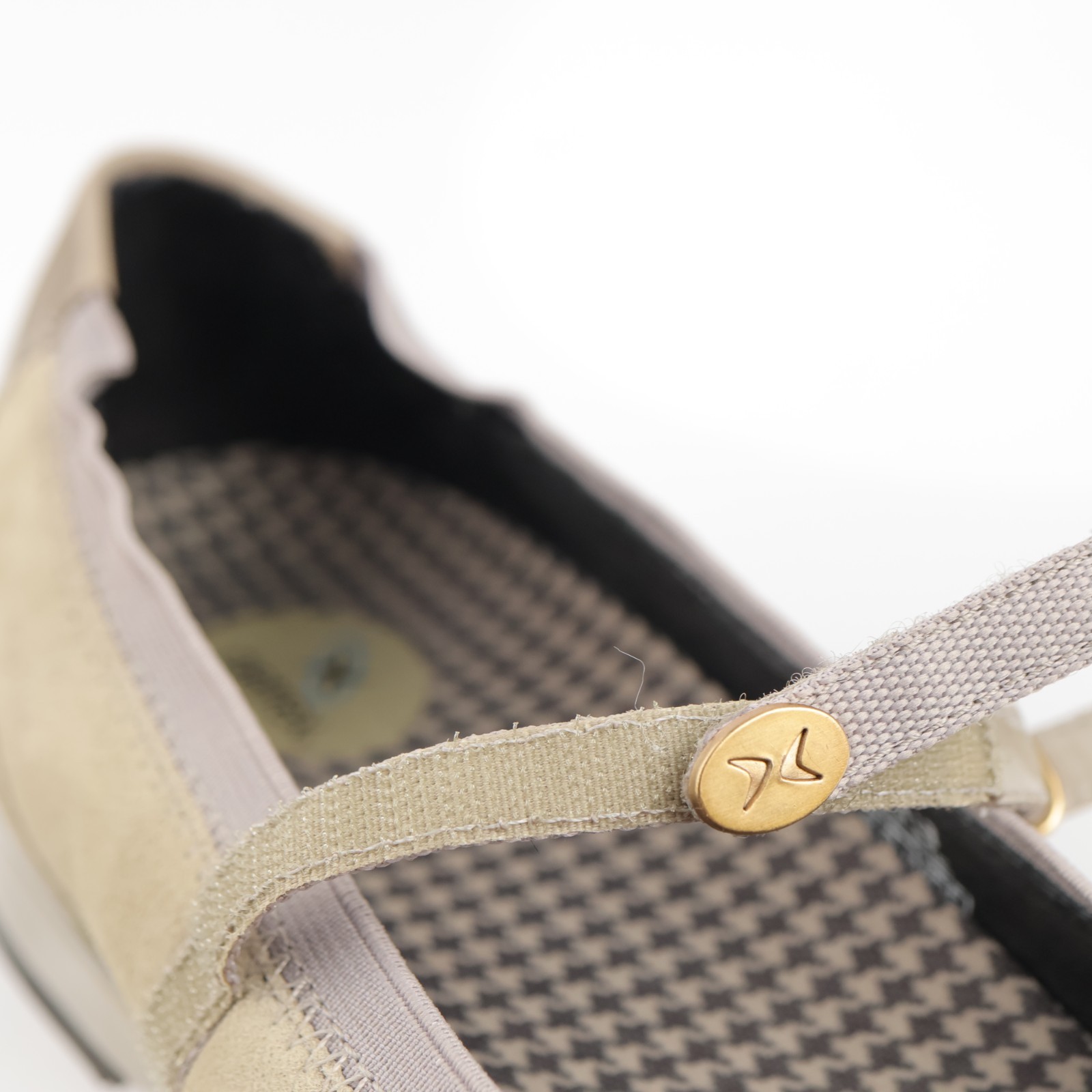 Aetrex Womens Caroline Mary Jane Shoes Size 9 WIDE Beige Tan Comfort Sporty Flat