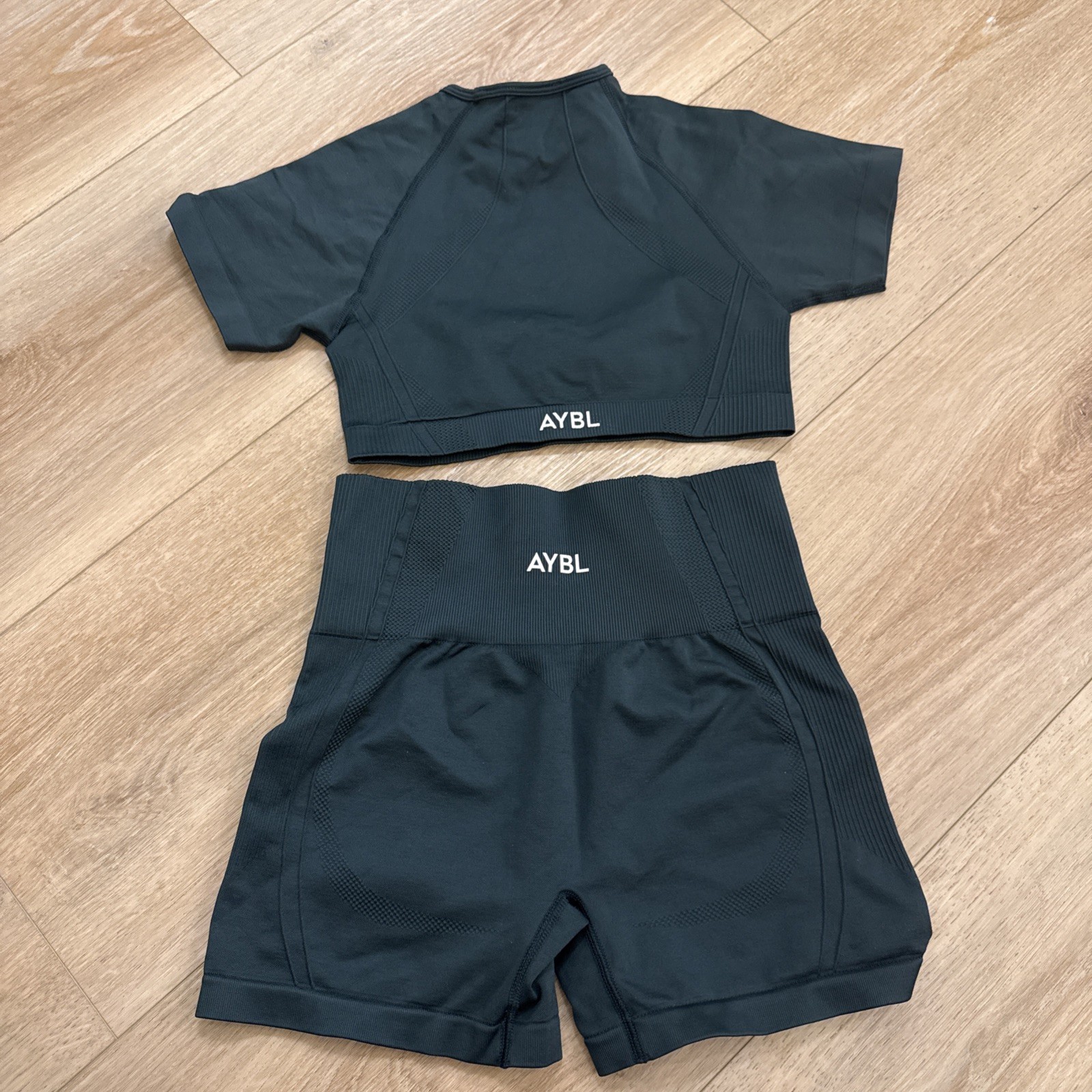 AYBL – Sports Bra & Shorts Set – Size S and XS – Forest Green
