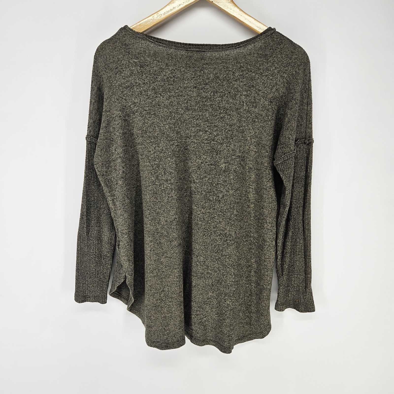 Bobeau Knit Top Womens Medium Olive Green Marled Long Sleeve High Low Scoop Neck