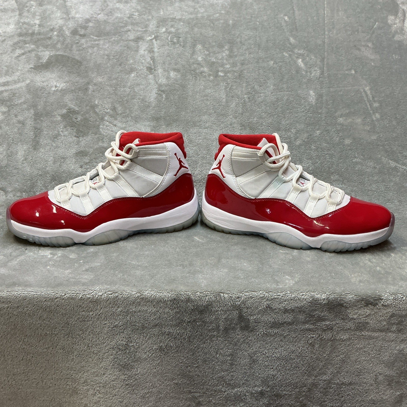 Air Jordan 11 Cherry 2022 Size 9 Mens Red/White paten leather CT8012 116