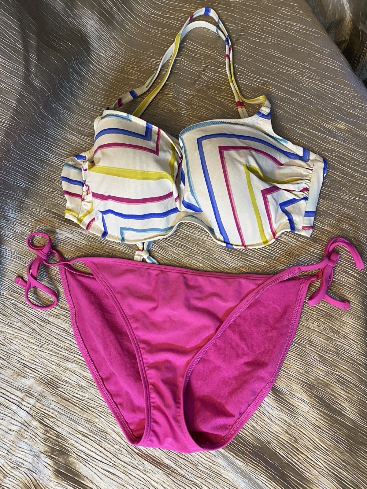 Bright Bikini 34 DD Top, Large Bottom