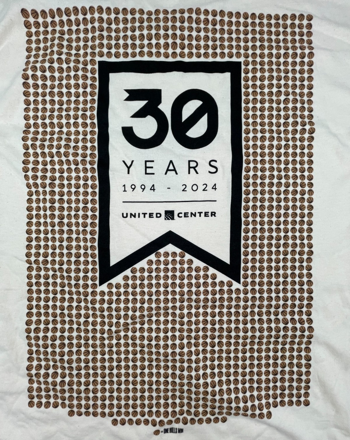 Chicago Bulls – 30 Years at United Centers White T-Shirt Size LARGE