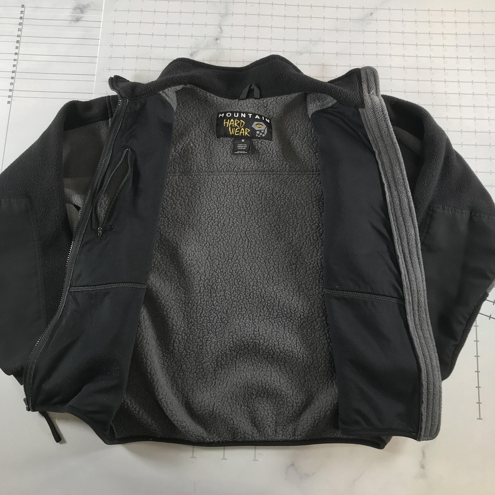 Mountain Hardwear Windstopper Jacket Mens Medium Gray Black Fleece Full Zip