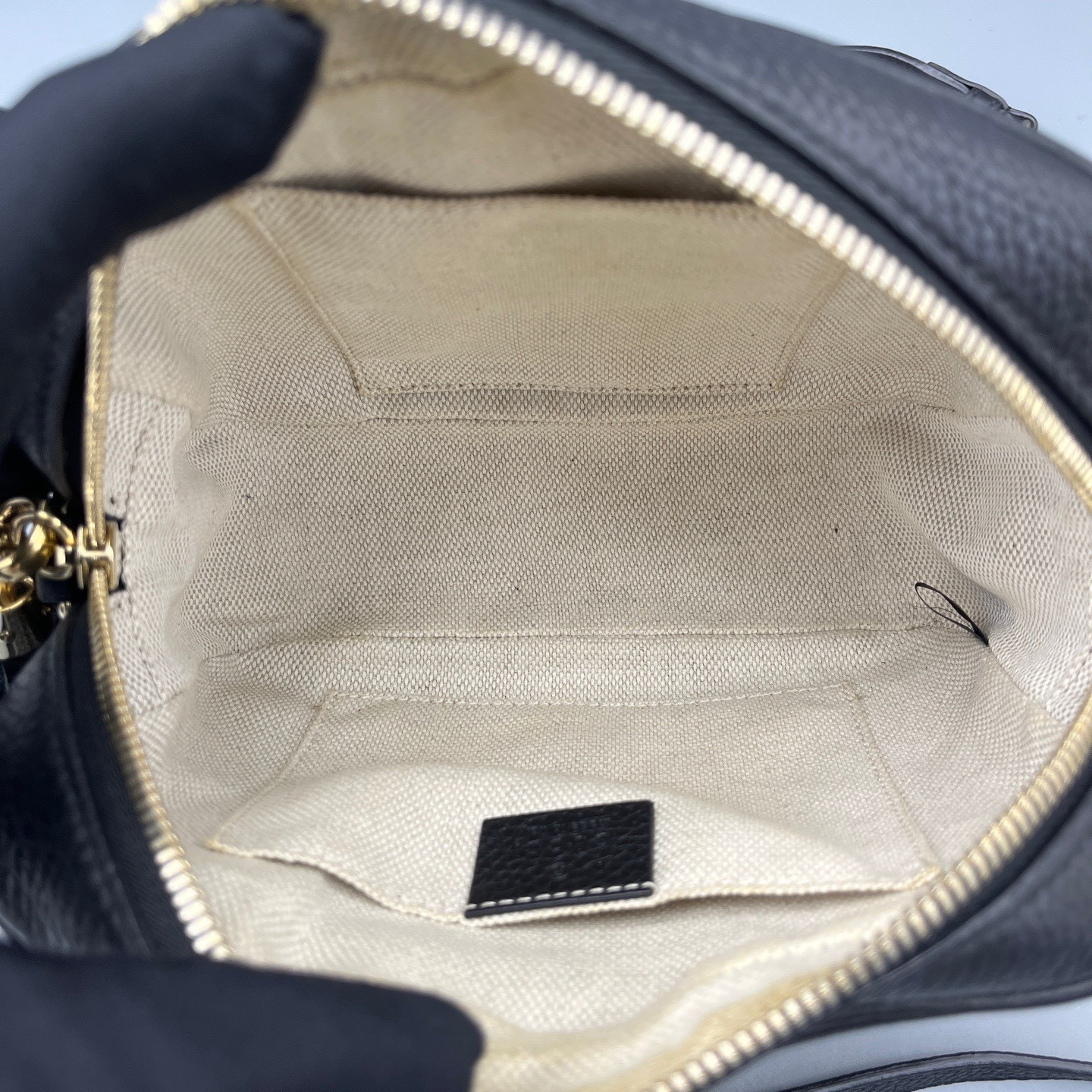 Authentic Gucci Soho Small Camera Bag Pebbled Leather Crossbody Black Gold-Tone