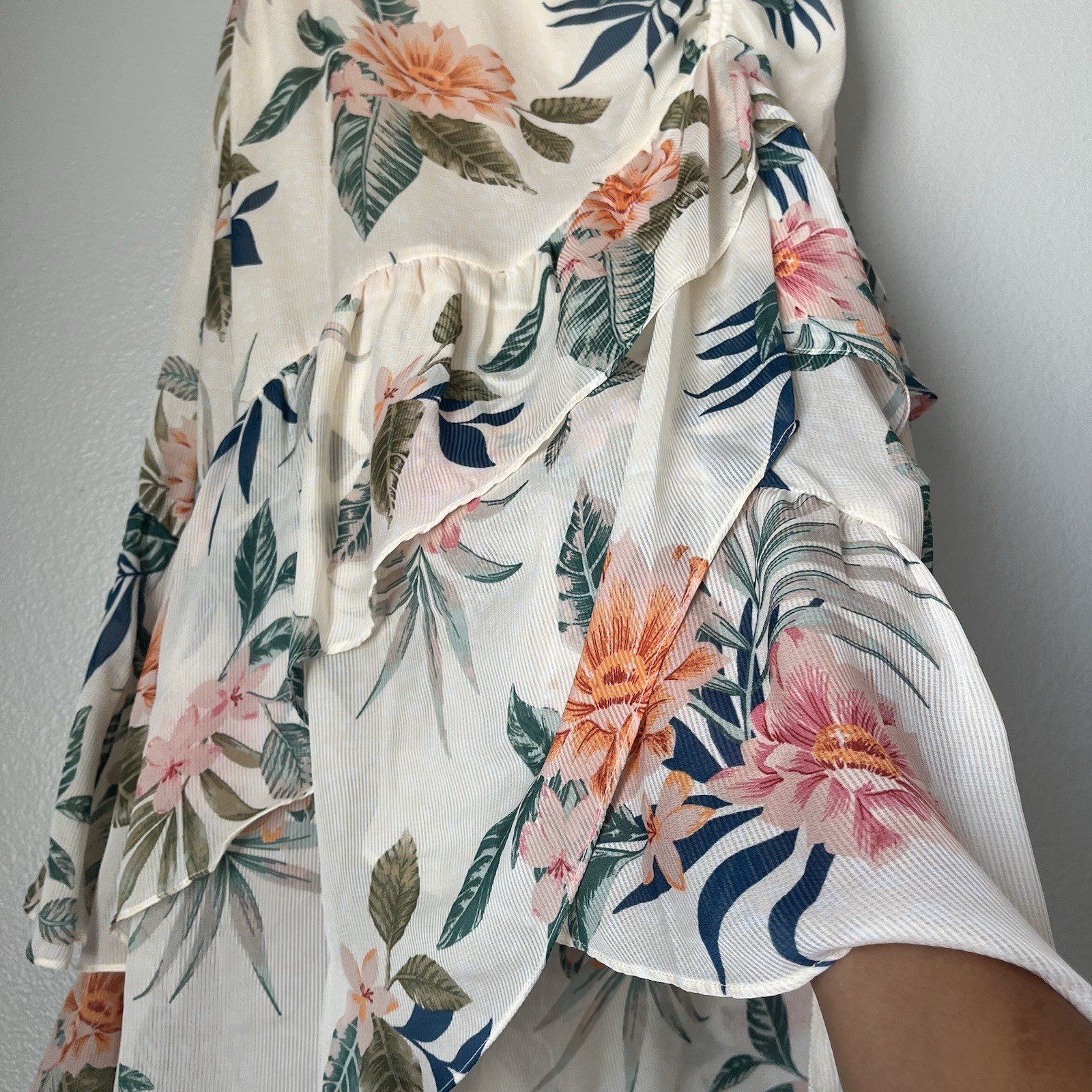 Guess Maritza Floral Tropical Print Asymmetrical Hem Ruffle Skirt sz Medium