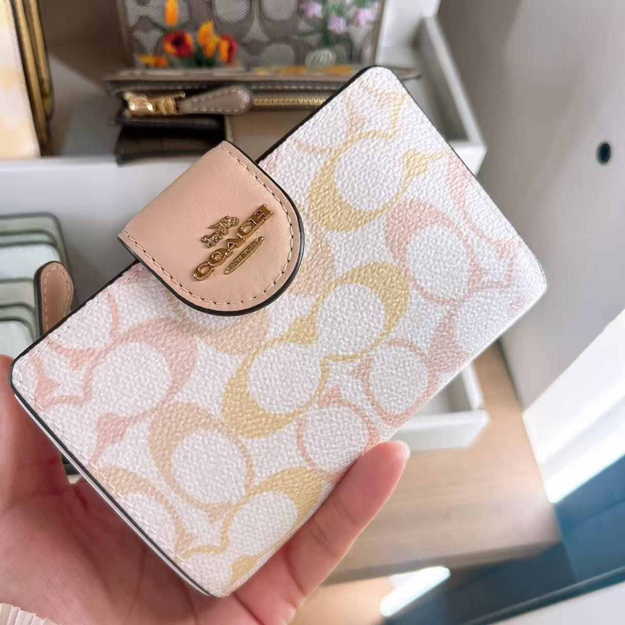 NWT Coach Medium Corner Zip Wallet CEC30/CEC31/CEC32 In Pretty/With Floral