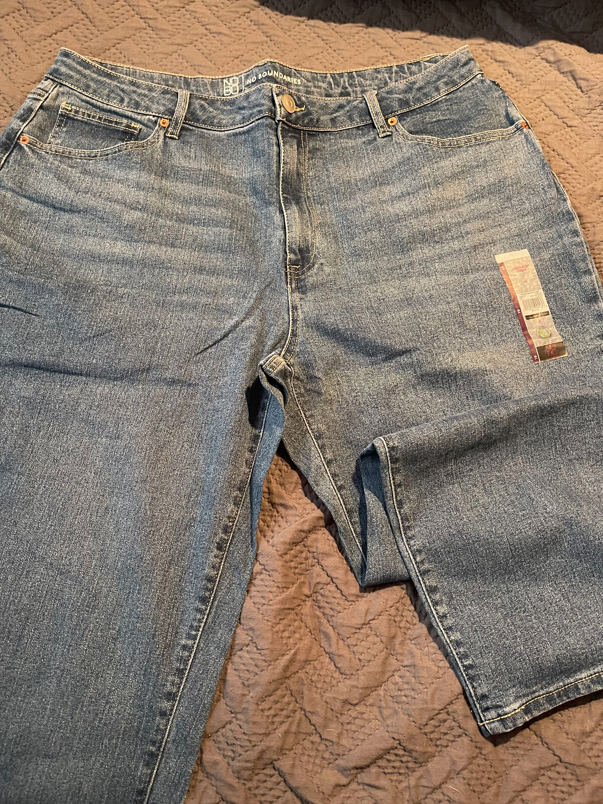 No Boundaries Juniors’ High Rise Mom Jeans Medium Wash Size 19 Stretch Denim NWT