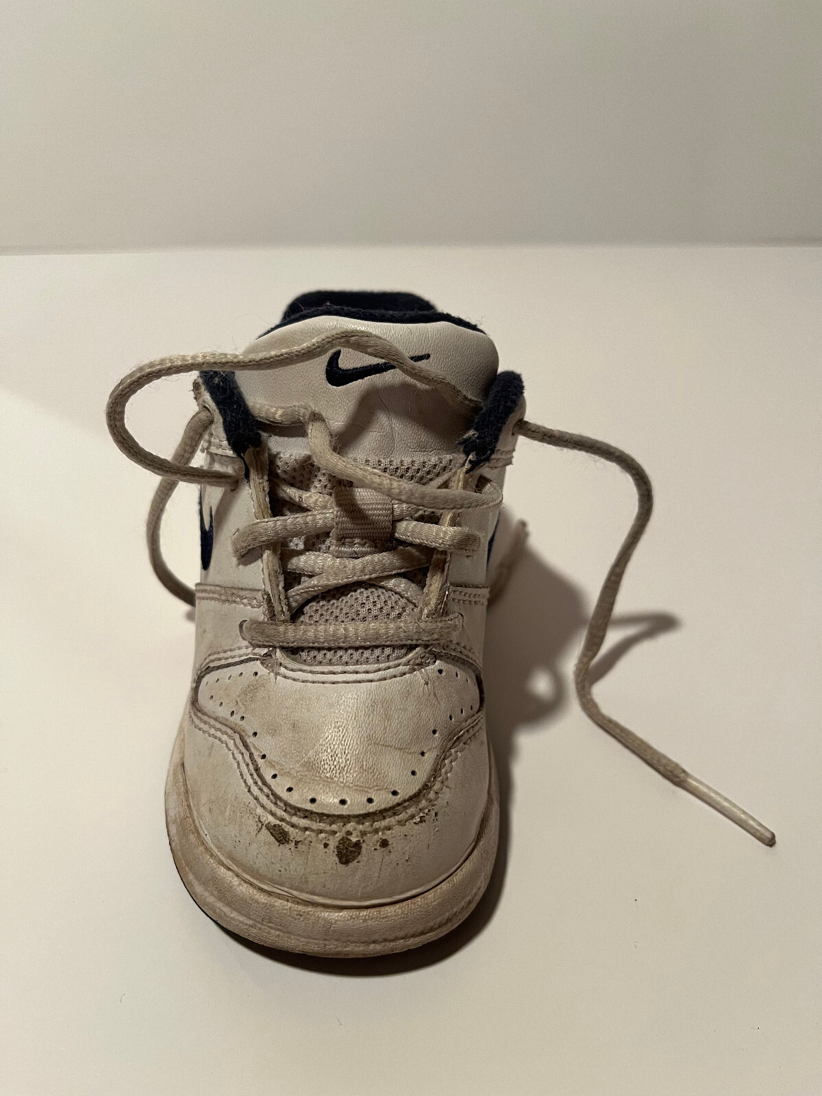 USED Nike White Navy Blue Toddler Shoes Size 5C Sneakers (See Item Description)
