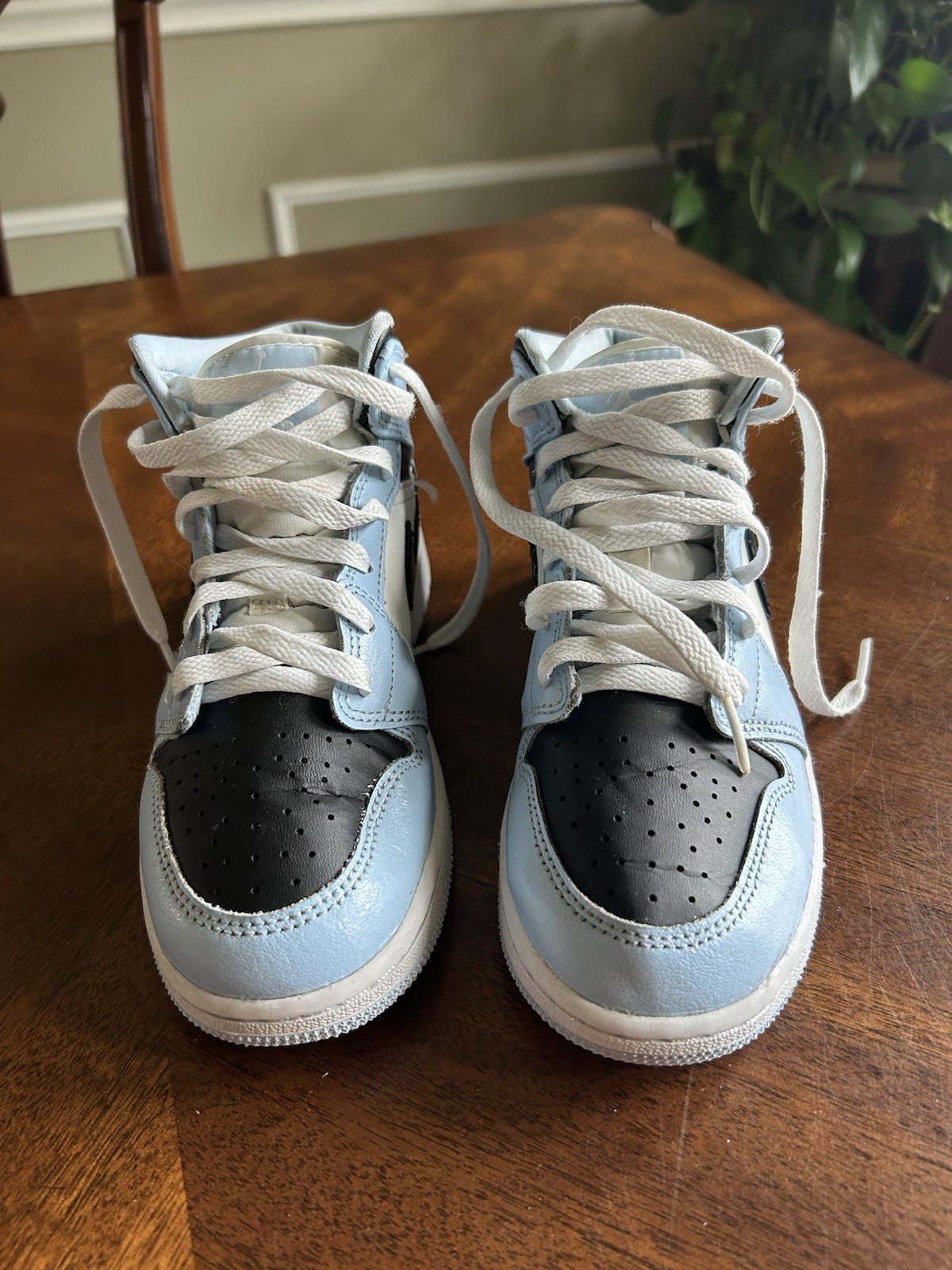 Nike Air Jordan 1 Mid Ice Blue Black White Shoes 555112-401 Youth Size 3.5Y