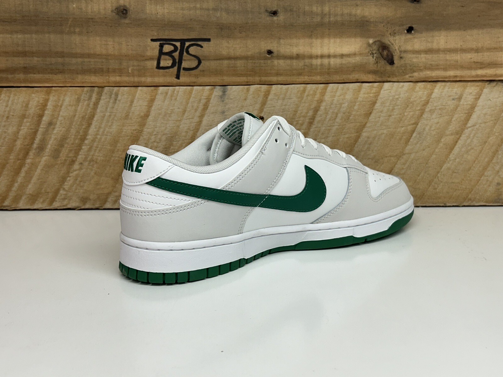 Men’s Nike Dunk Low “Summit White Malachite” Green Multi Size (DV0831 107) New