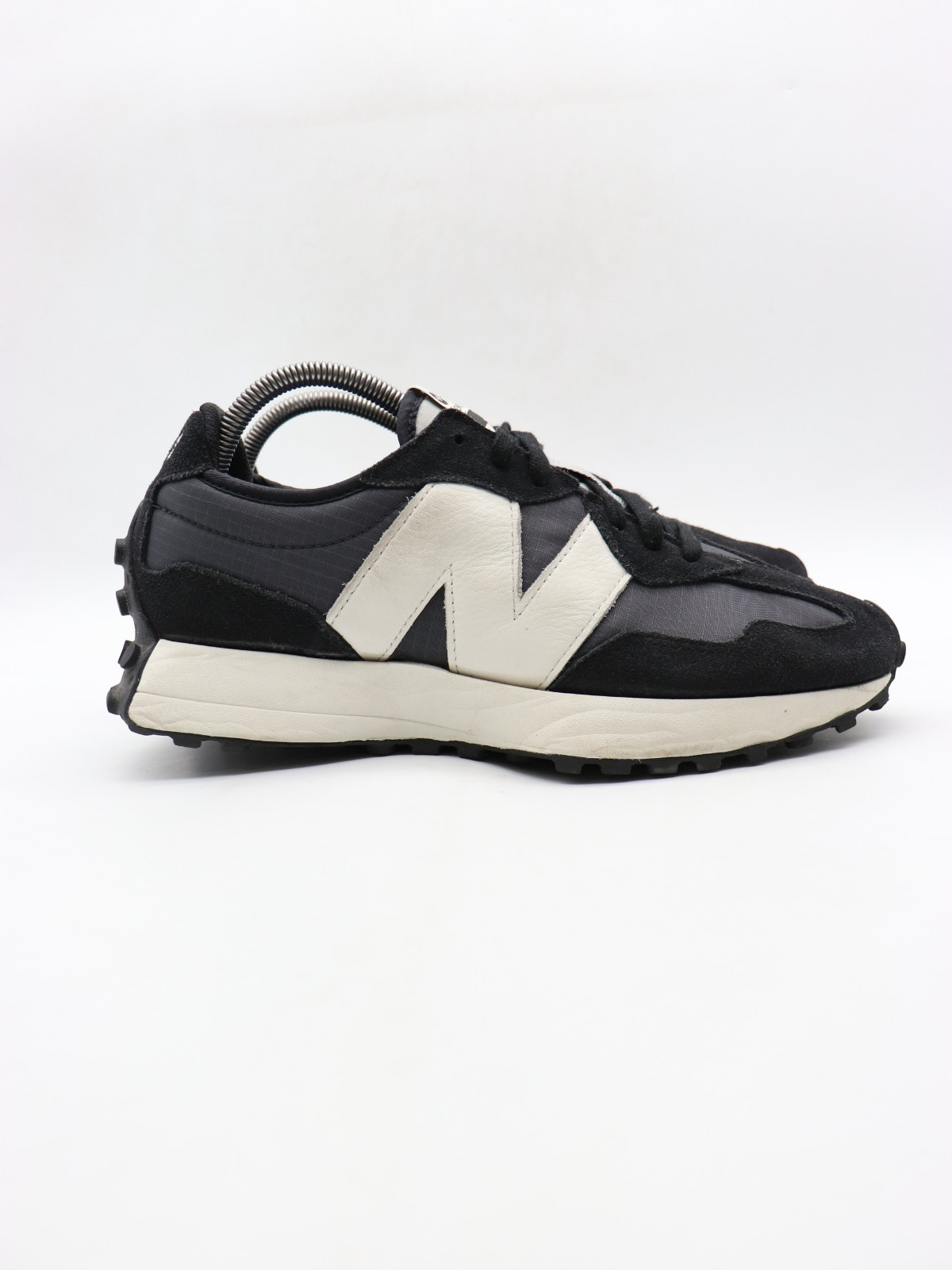 New Balance 327 Figs Men’s Size 8.5 D Black White Athletic Sneakers U327FB