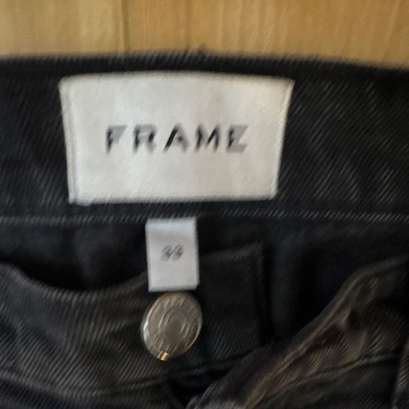 FRAME Men’s Black single knee stitch Mid Rise Button Jeans 32