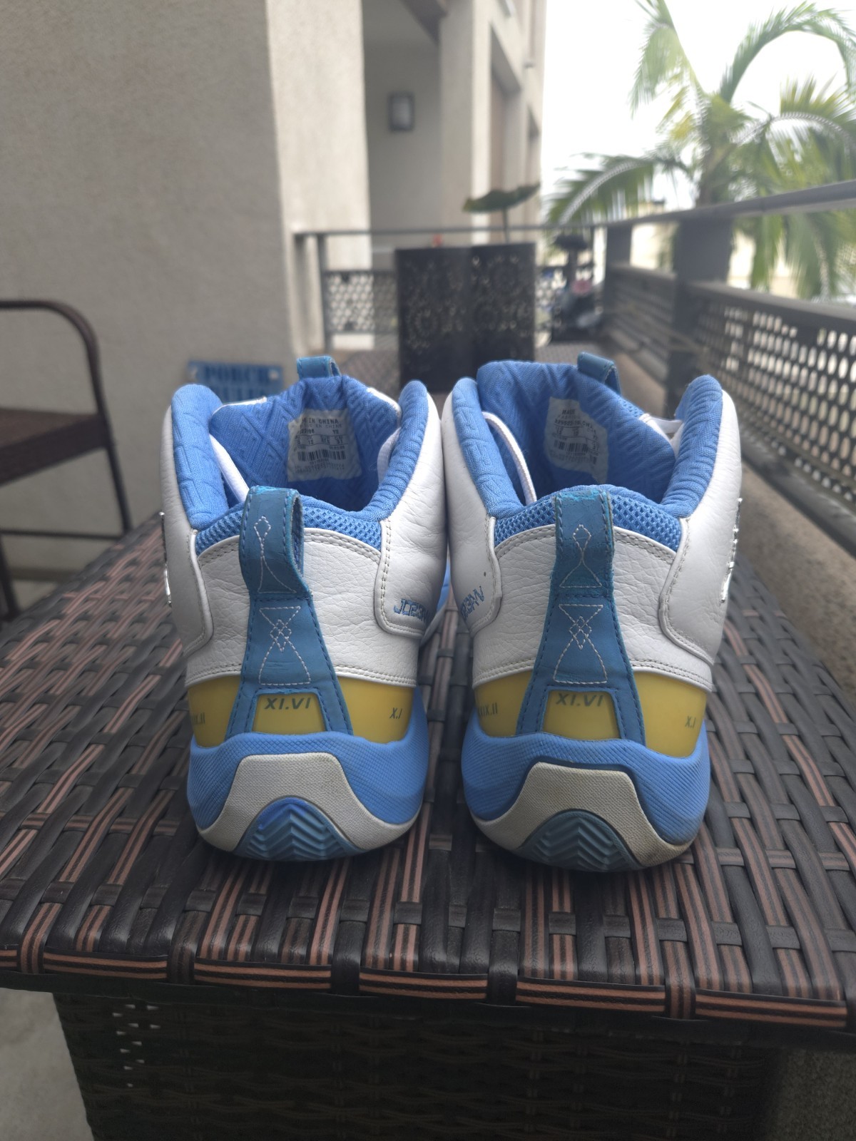 Nike Air Jordan Dentro White University Blue Size 12 325522-108 Rare Vintage