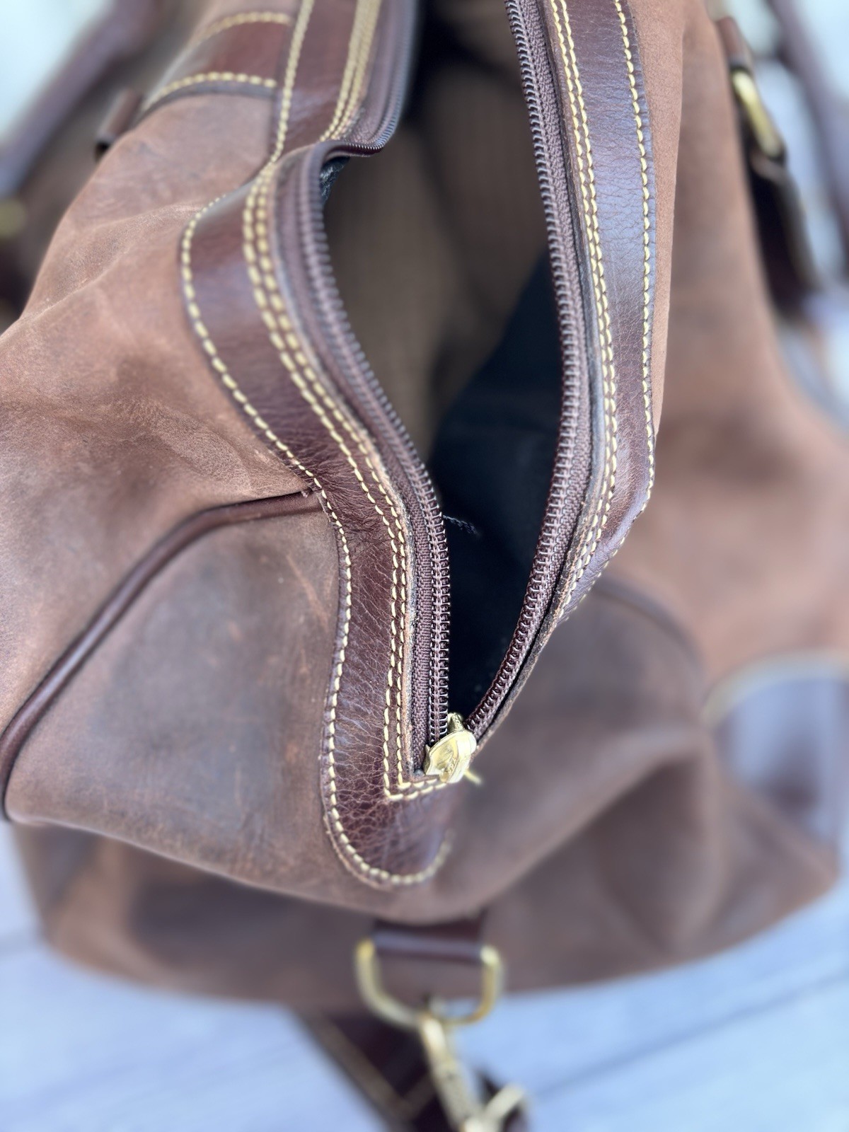 VINTAGE ROOTS X FORD BROWN LEATHER DUFFLE BAG