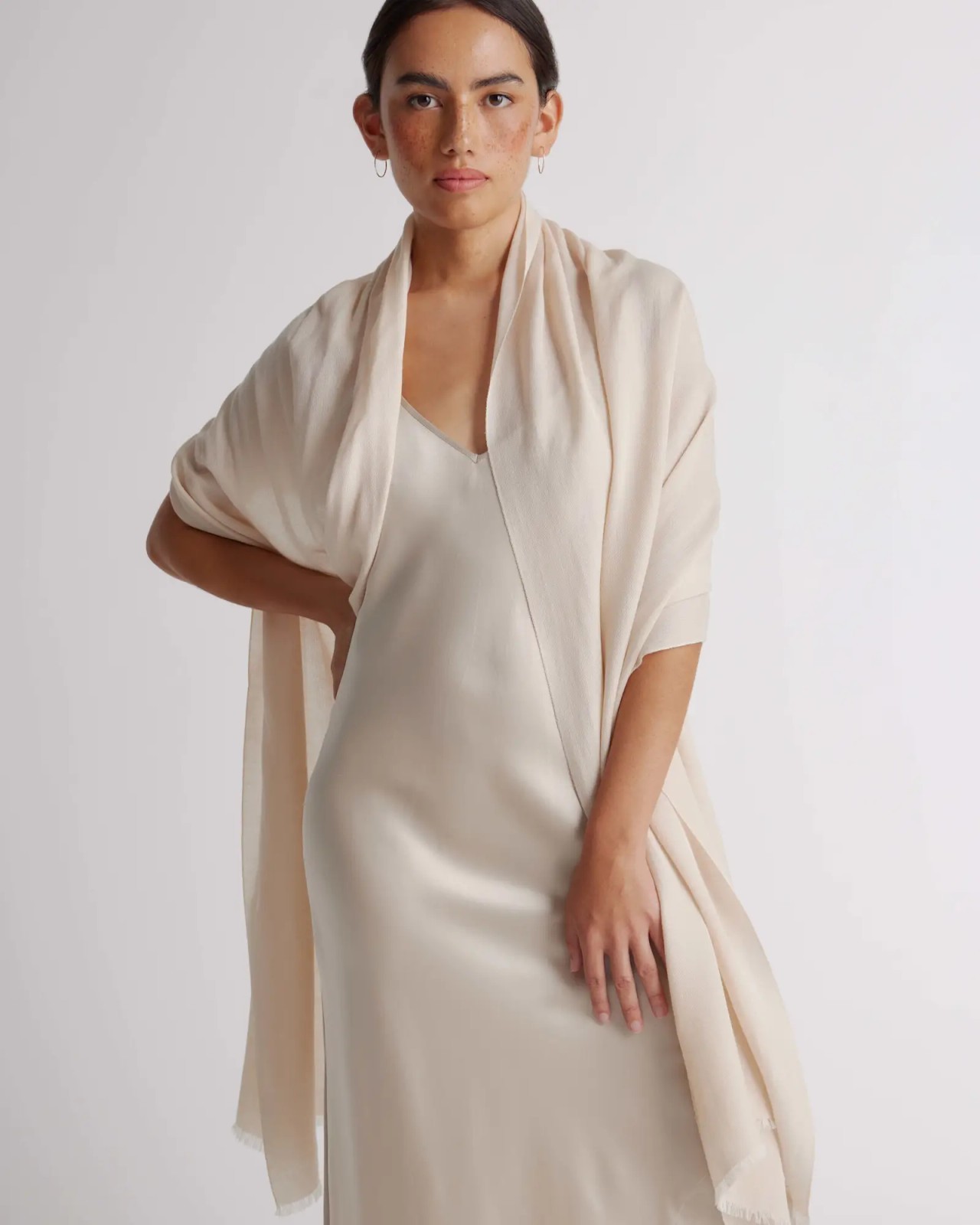 NWT Quince Featherweight Cashmere Silk Frayed Edge Scarf Ivory 28 x 78