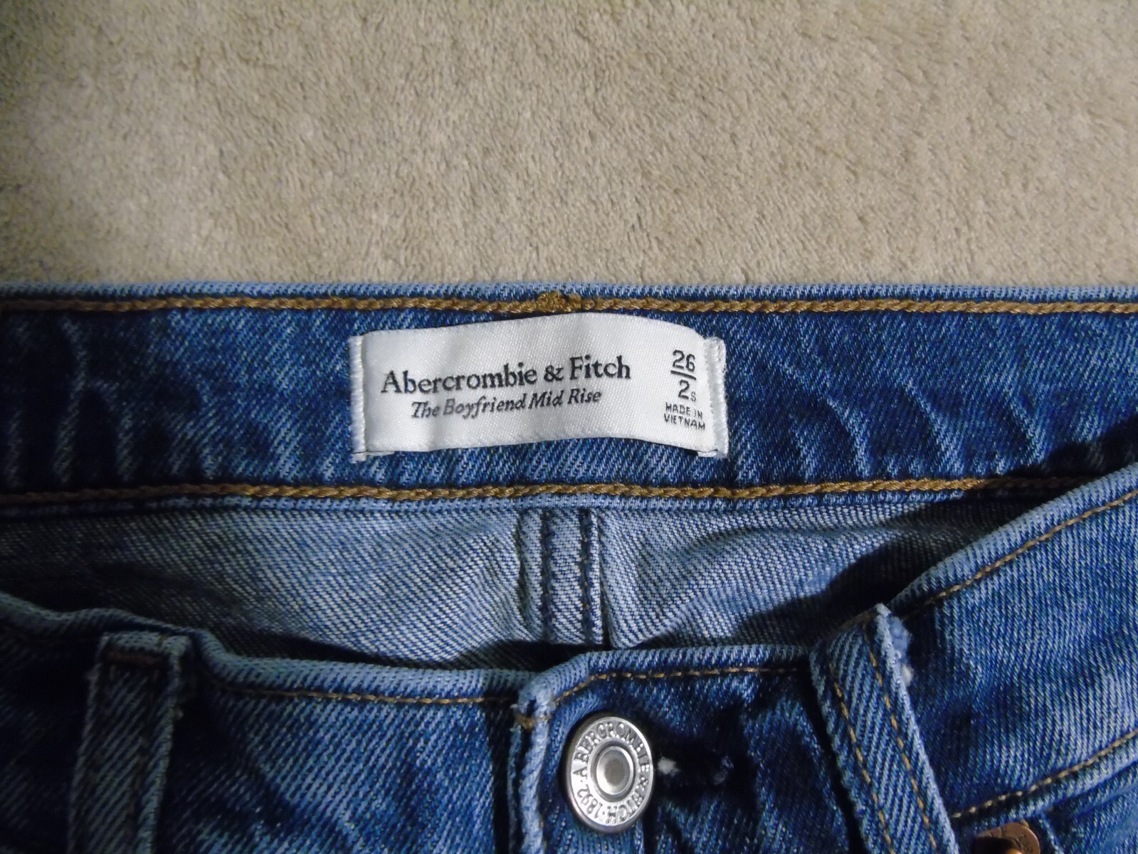 ABERCROMBIE & FITCH jeans sz 2 / 26 Boyfriend Mid Rise Ankle Denim Jeans Ripped