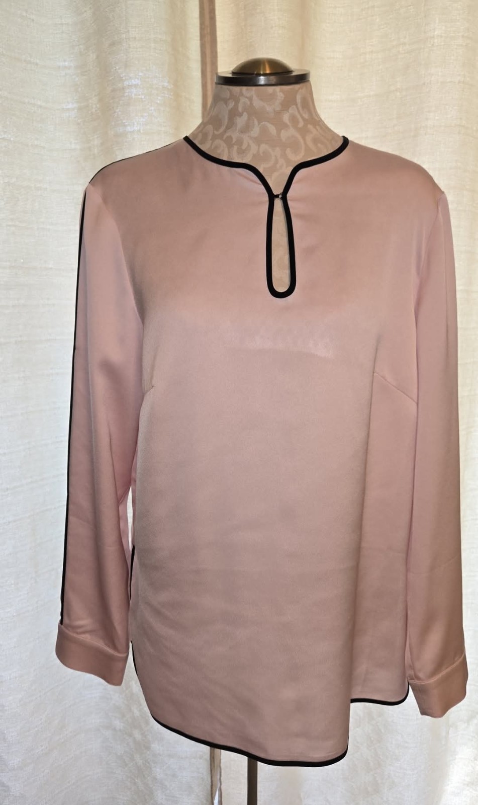 NWT Ming Wang Soft Pink Satin Long Sleeve Top Black Piping and Cutouts Size XS