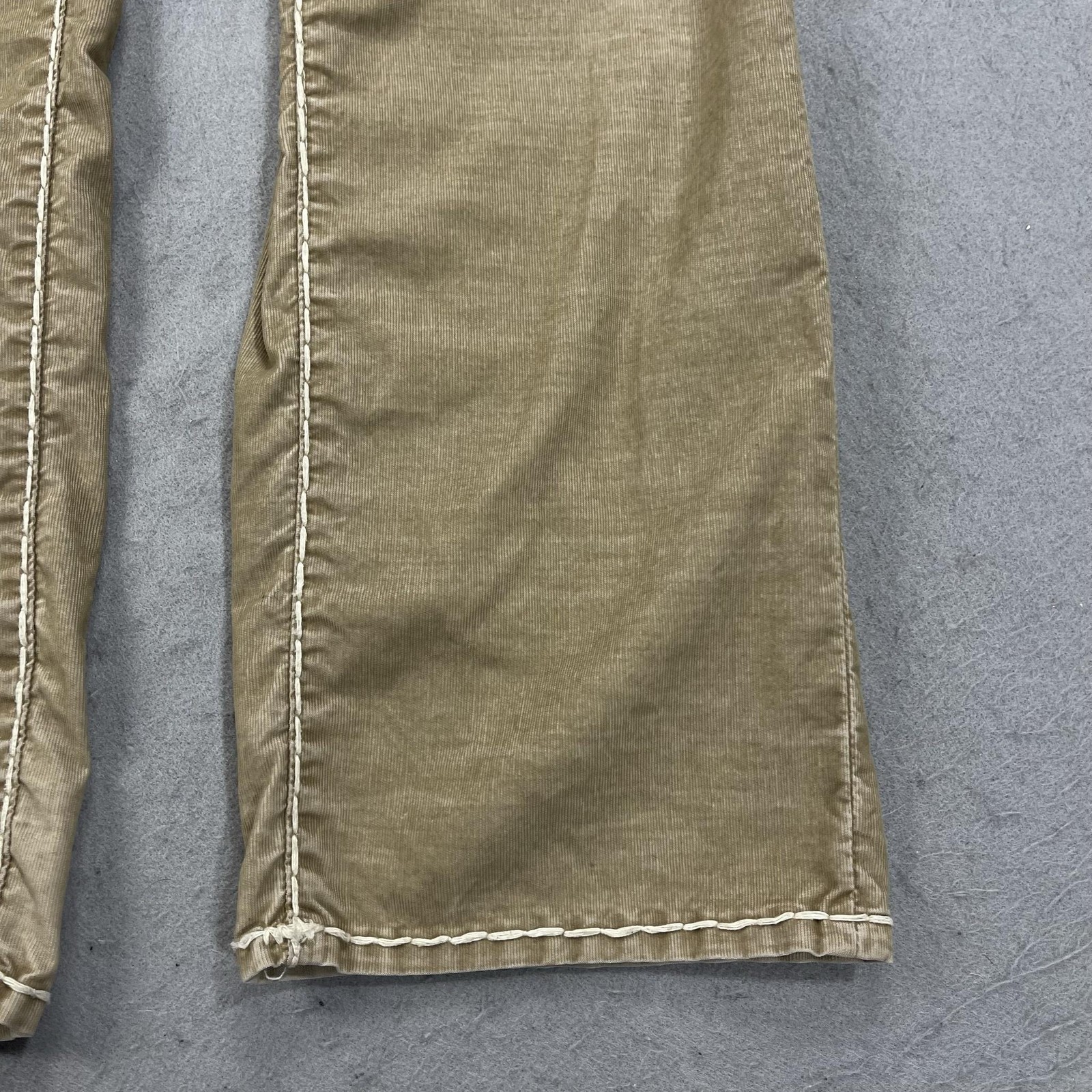 True Religion Ricky Jeans Mens 34×33 Beige Relaxed Straight Embroidered Denim