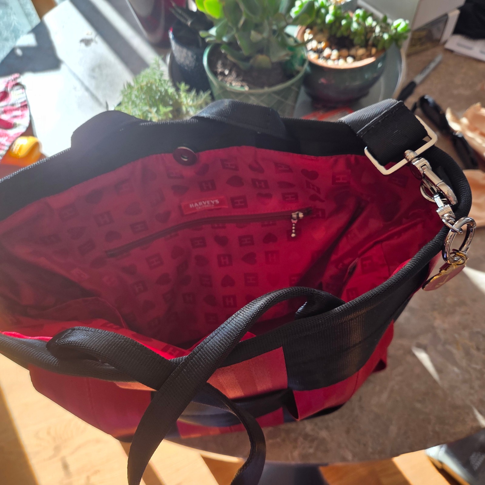 Harvey’s Seatbelt Bag “Red N Black” Medium Audrey Tote RARE With Bow Key Charm!