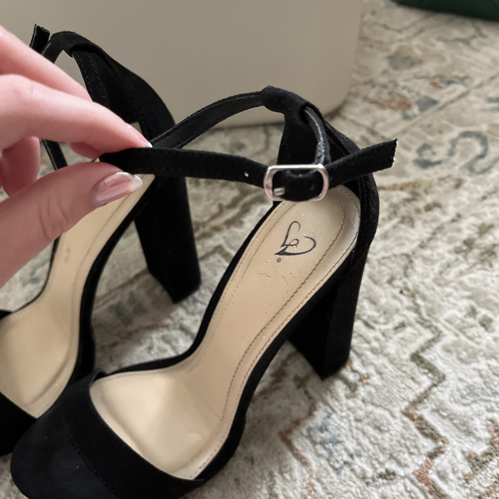 Windsor Black Suede MORRIN 3 Inch High Heels Women’s 7.5 Gently Used with Box