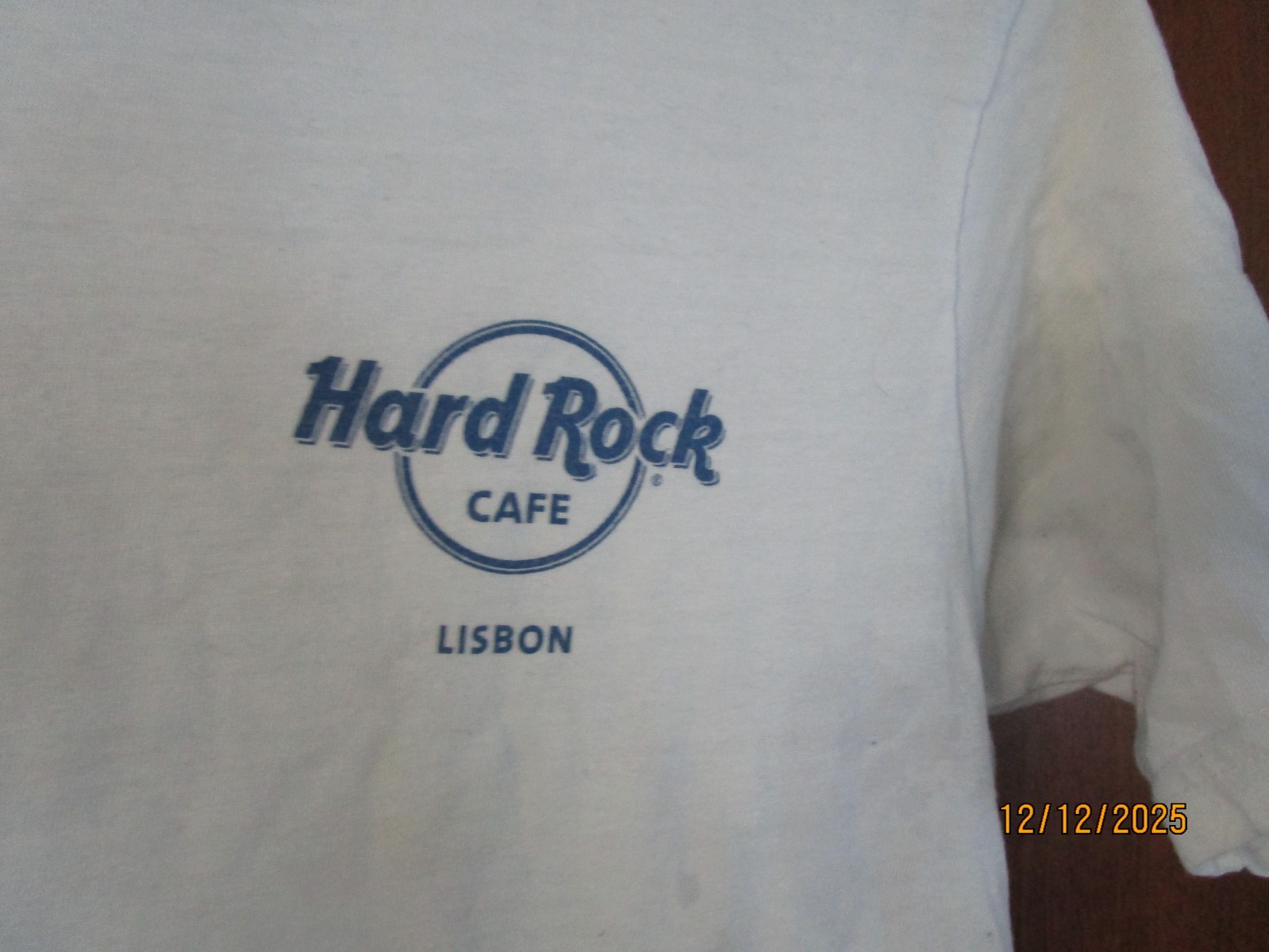Hard Rock Cafe Lisbon Tee T-shirt Small Cotton Chest 34 Length 25 in